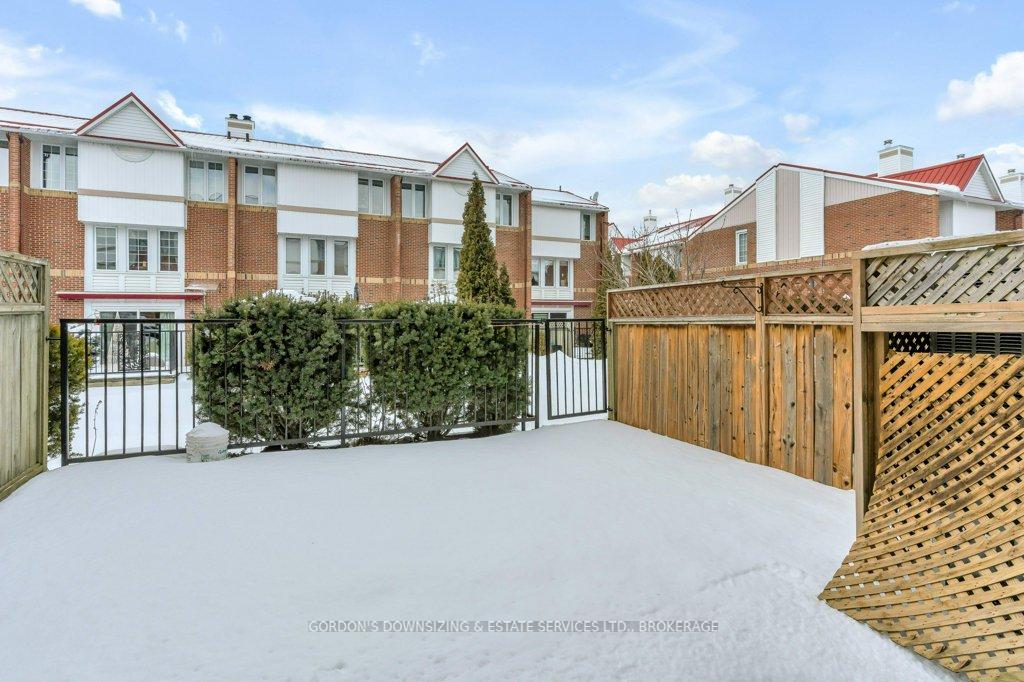 Photo 59 of Unit 32, 1 Place D'armes, Kingston, East of Sir John A. Blvd — HOMEH