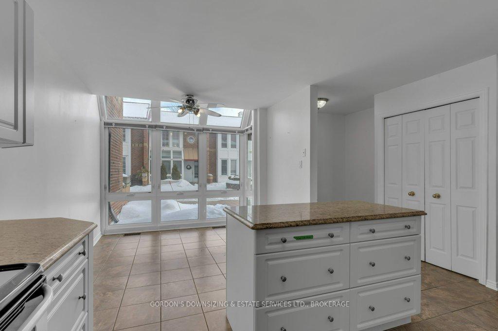 Photo 26 of Unit 32, 1 Place D'armes, Kingston, East of Sir John A. Blvd — HOMEH