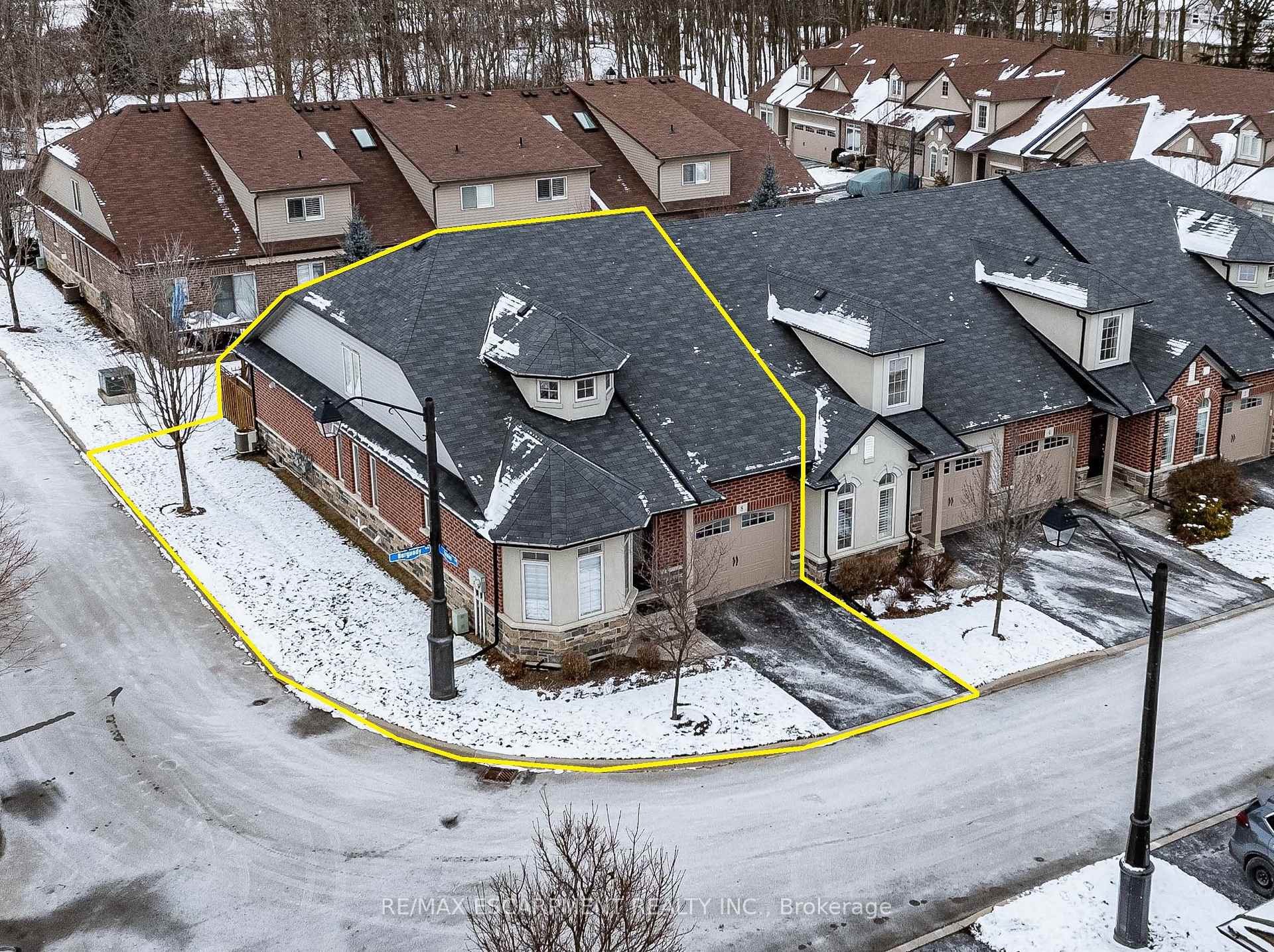Photo 2 of 8 Burgundy Grove, Hamilton, Meadowlands — HOMEH