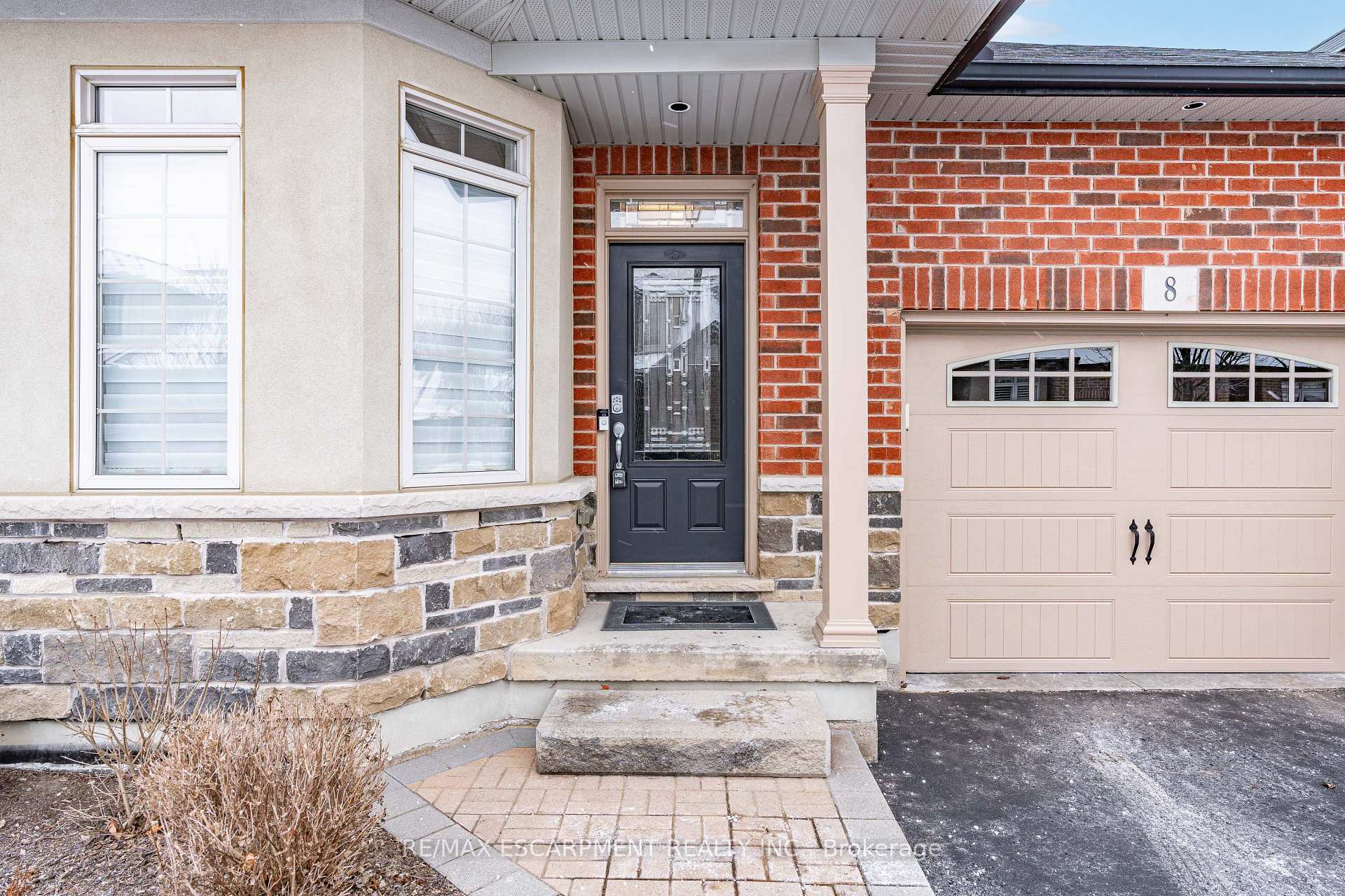 Photo 4 of 8 Burgundy Grove, Hamilton, Meadowlands — HOMEH