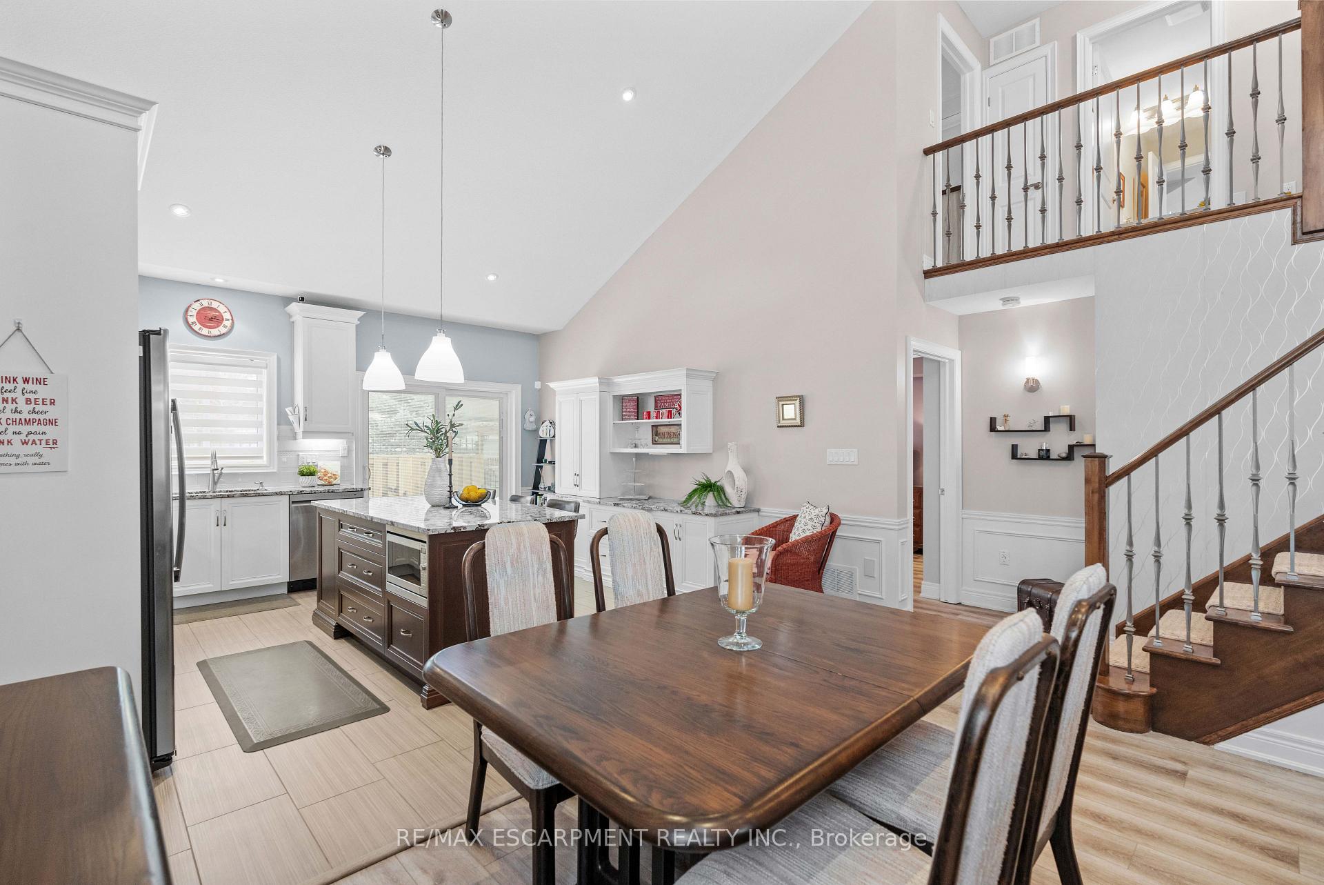 Photo 7 of 8 Burgundy Grove, Hamilton, Meadowlands — HOMEH