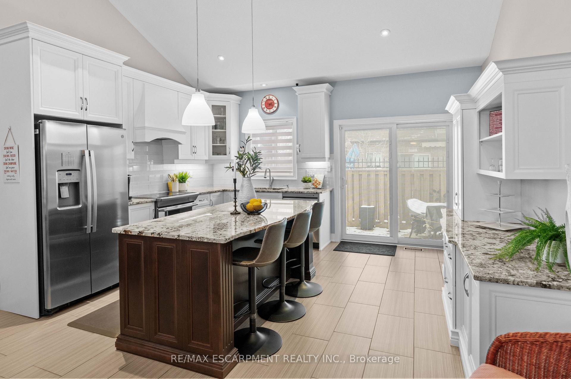 Photo 8 of 8 Burgundy Grove, Hamilton, Meadowlands — HOMEH