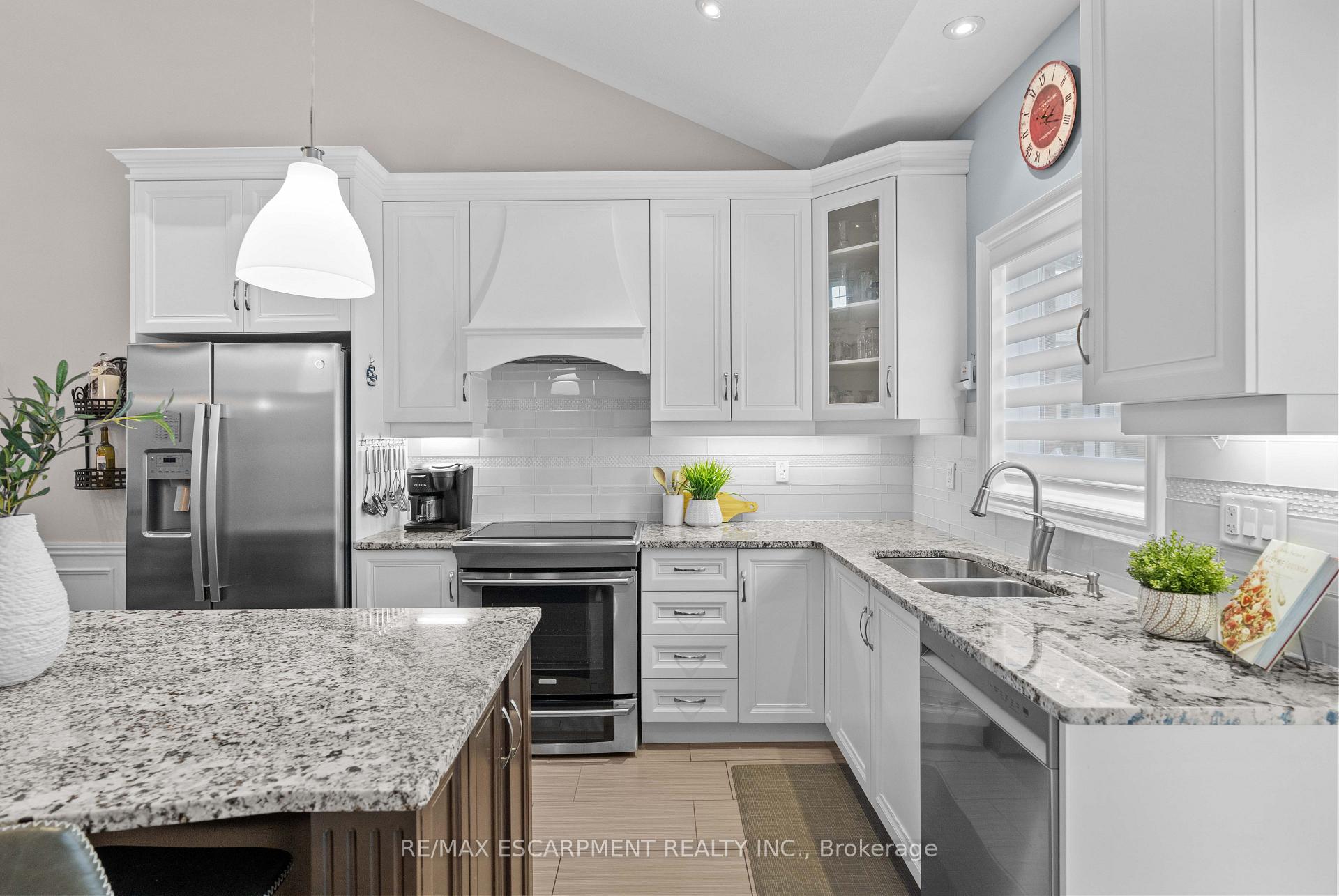 Photo 9 of 8 Burgundy Grove, Hamilton, Meadowlands — HOMEH