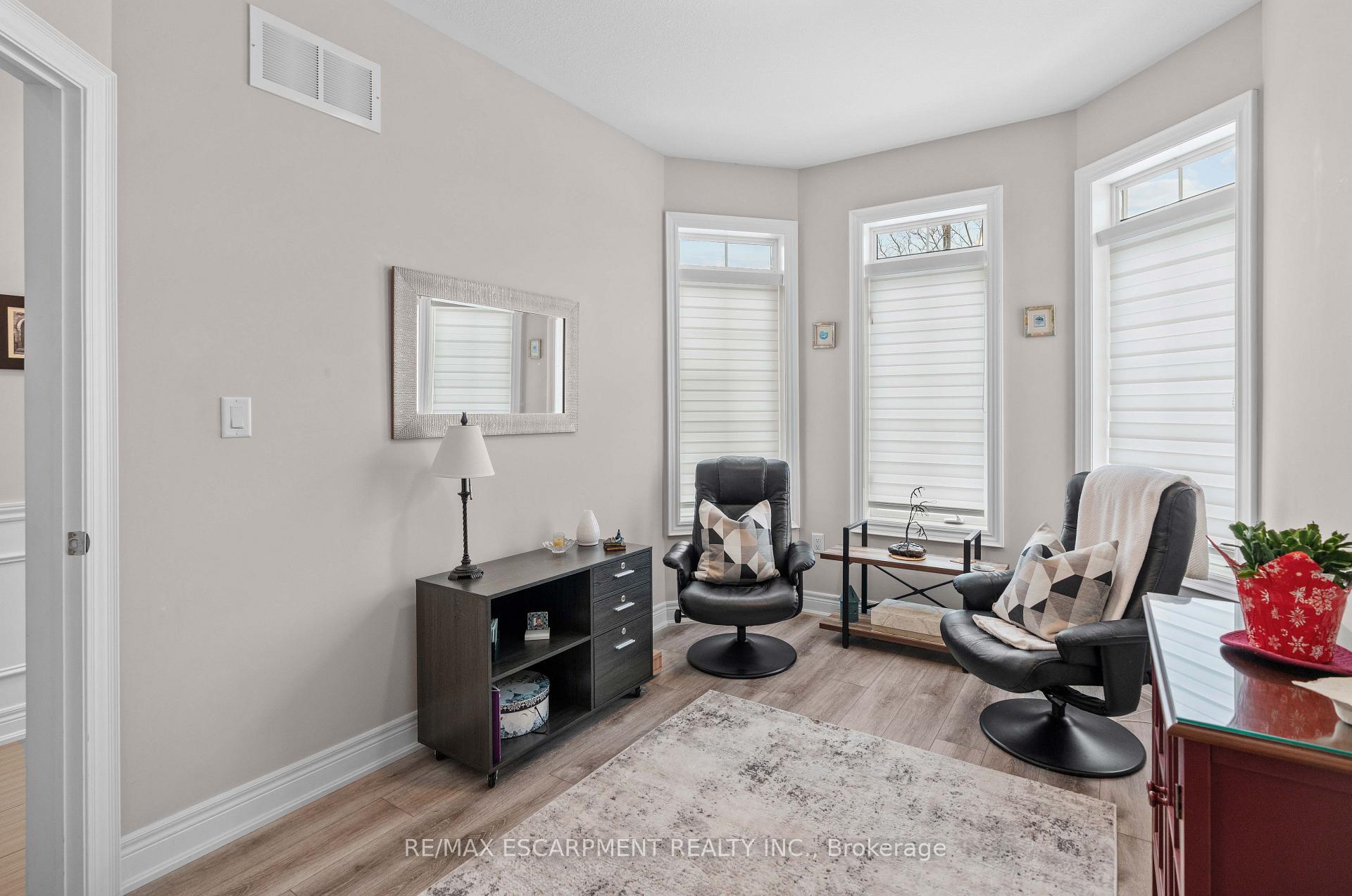 Photo 19 of 8 Burgundy Grove, Hamilton, Meadowlands — HOMEH