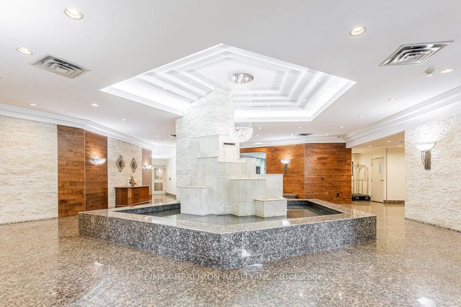 Photo 2 of Unit 522, 7805 Bayview Avenue, Markham, Aileen-Willowbrook — HOMEH