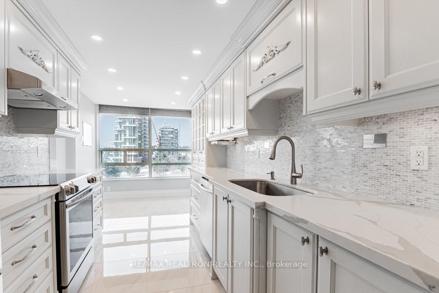 Photo 5 of Unit 522, 7805 Bayview Avenue, Markham, Aileen-Willowbrook — HOMEH