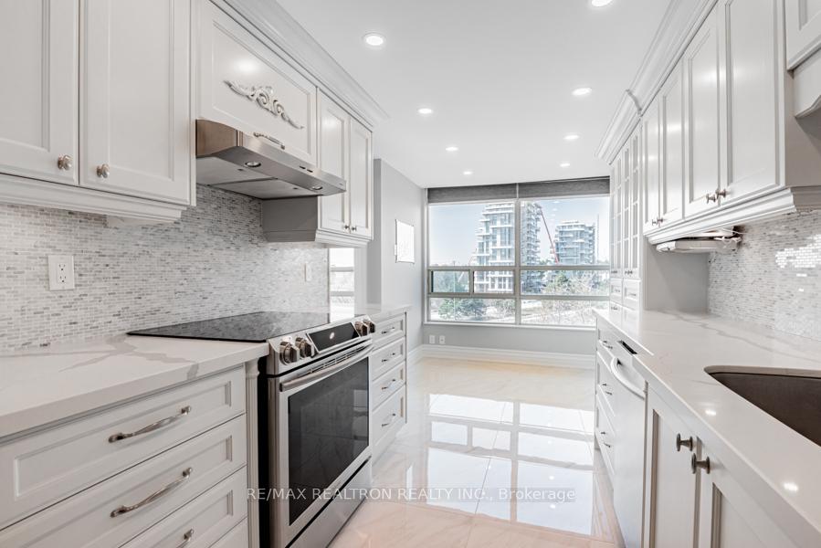 Photo 6 of Unit 522, 7805 Bayview Avenue, Markham, Aileen-Willowbrook — HOMEH