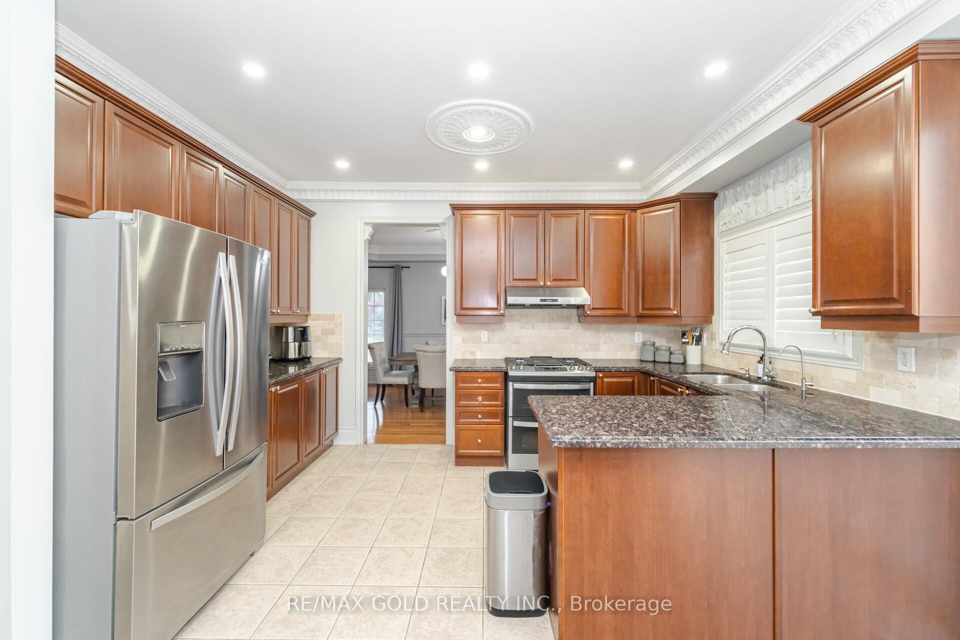 Photo 7 of 41 Leparc Road, Brampton, Vales of Castlemore North — HOMEH