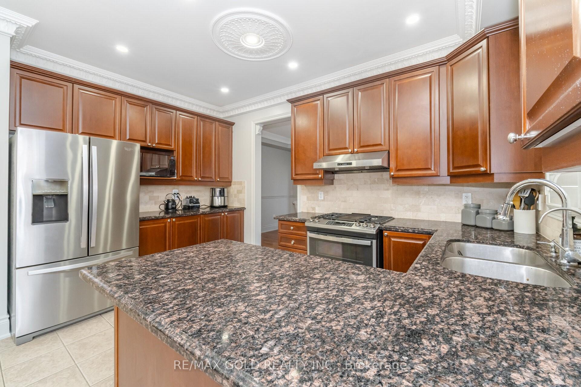 Photo 8 of 41 Leparc Road, Brampton, Vales of Castlemore North — HOMEH