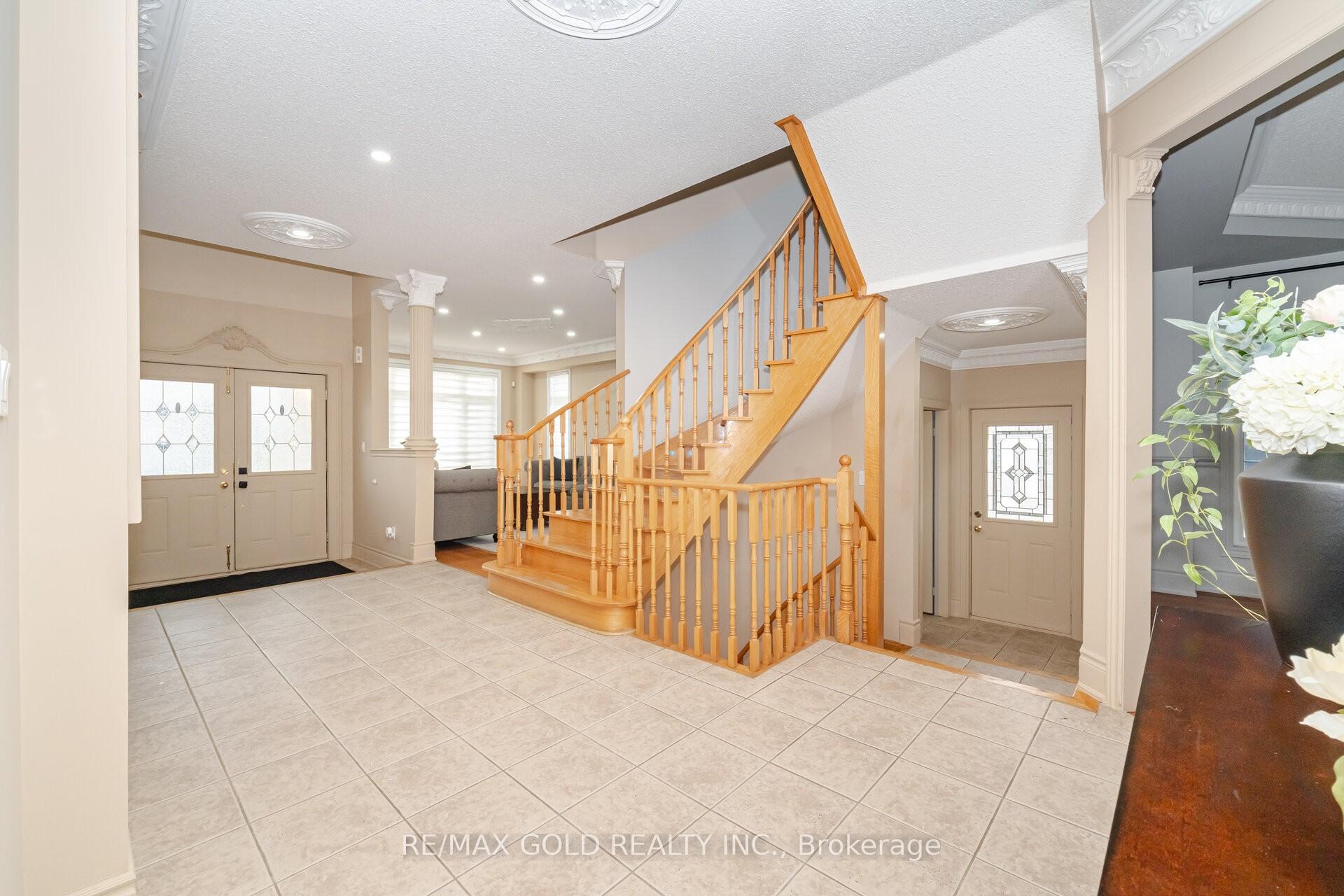 Photo 14 of 41 Leparc Road, Brampton, Vales of Castlemore North — HOMEH