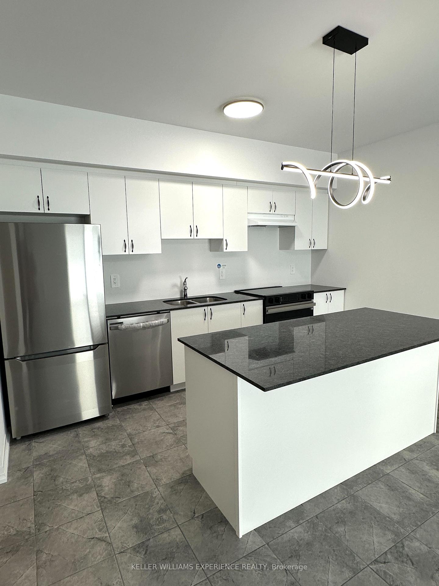 Photo 3 of Unit #506, 15 Kneeshaw Drive, Barrie, Rural Barrie Southeast — HOMEH