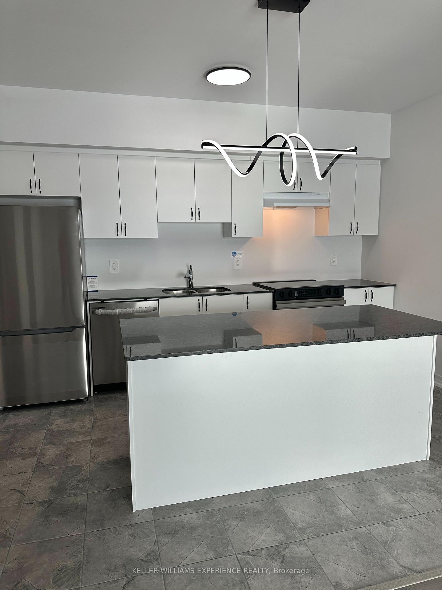 Photo 4 of Unit #506, 15 Kneeshaw Drive, Barrie, Rural Barrie Southeast — HOMEH