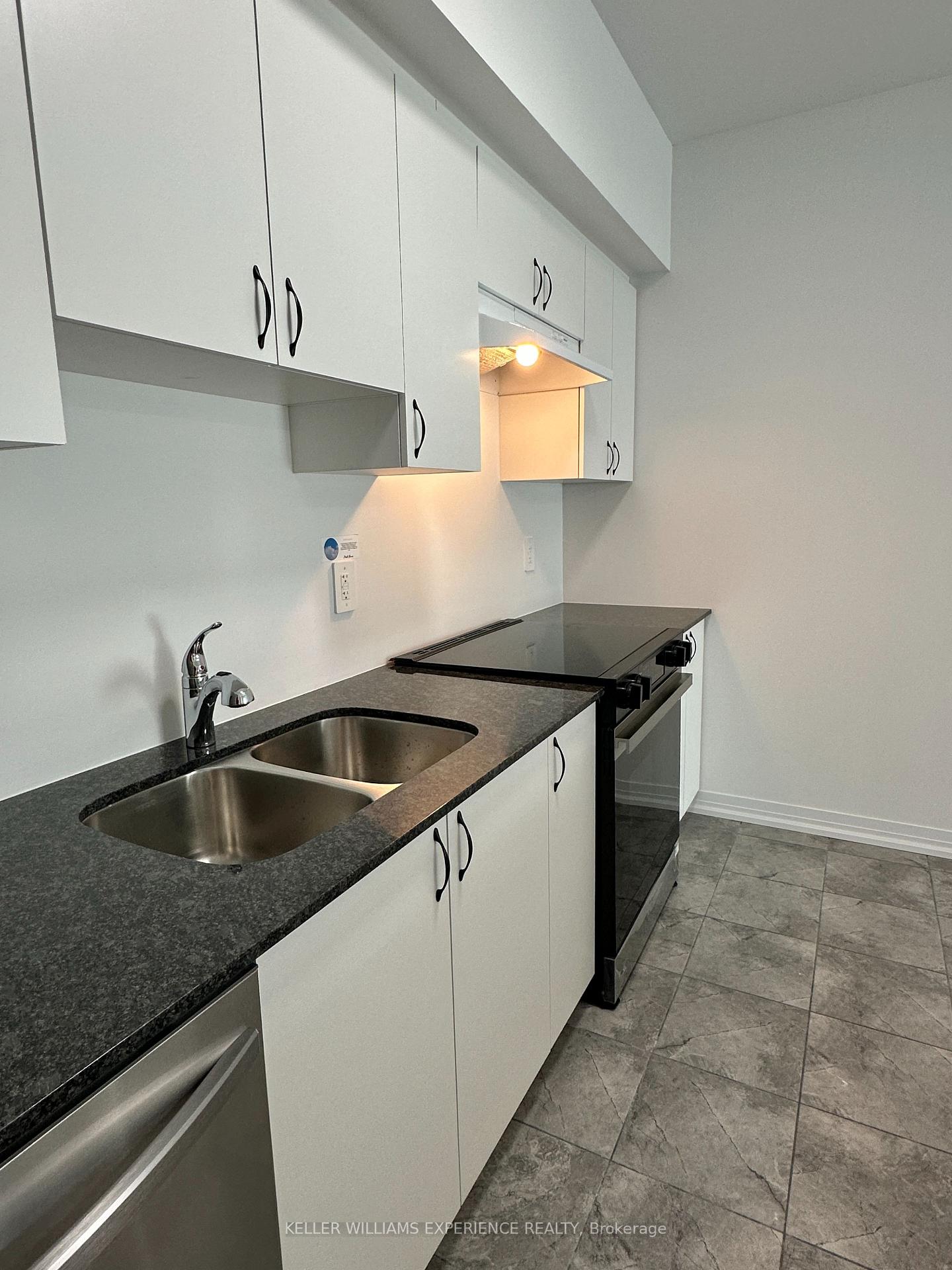Photo 5 of Unit #506, 15 Kneeshaw Drive, Barrie, Rural Barrie Southeast — HOMEH