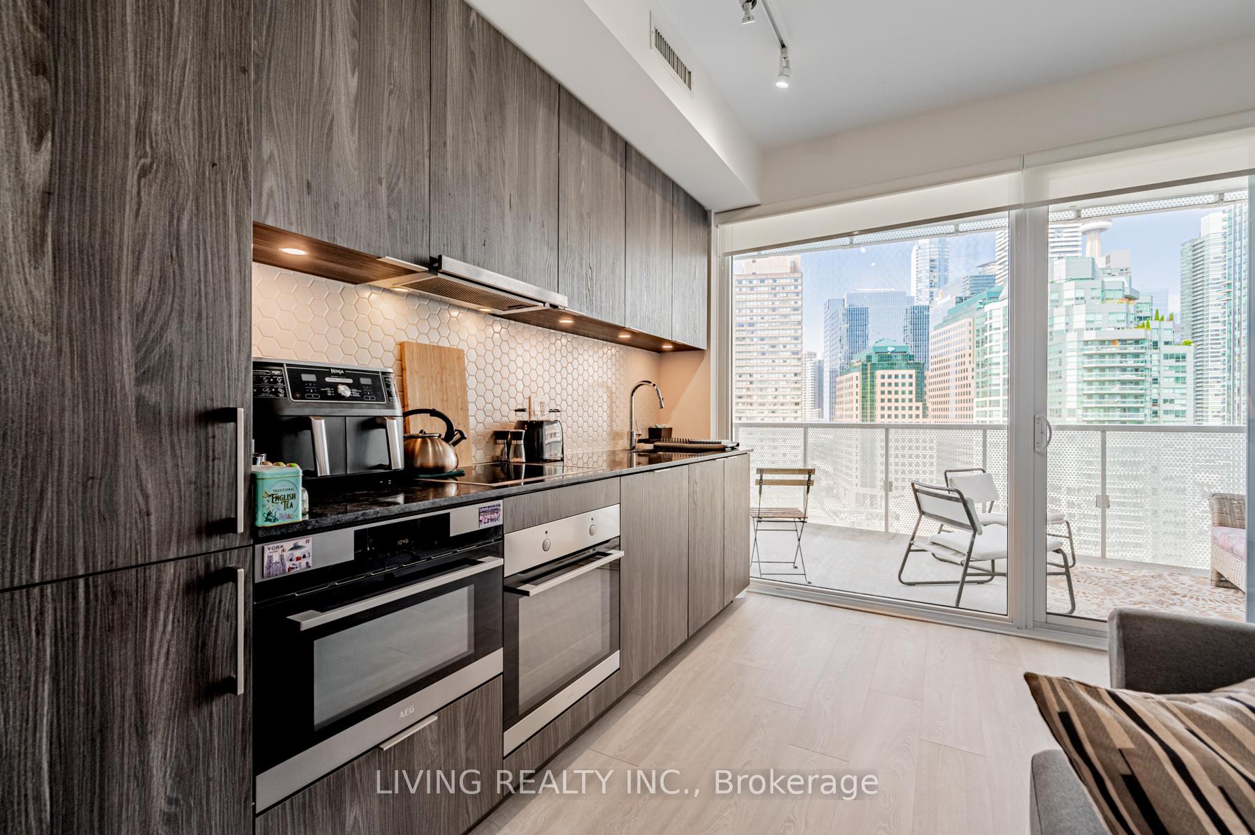 Photo 2 of Unit 1405, 15 Queens Quay E, Toronto, Waterfront Communities — HOMEH