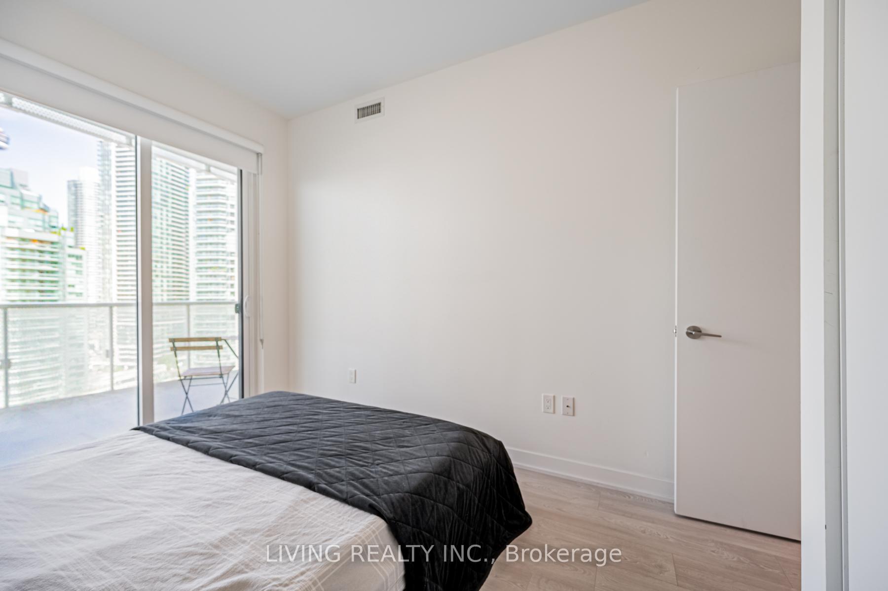 Photo 9 of Unit 1405, 15 Queens Quay E, Toronto, Waterfront Communities — HOMEH