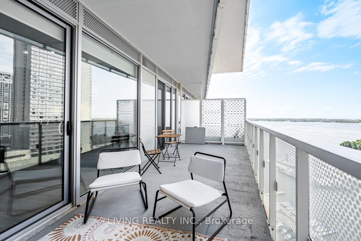 Photo 10 of Unit 1405, 15 Queens Quay E, Toronto, Waterfront Communities — HOMEH