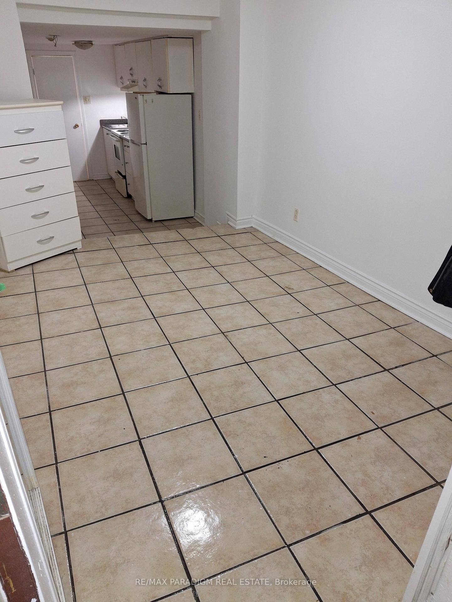 Photo 5 of Unit 104, 869 Broadview Avenue, Toronto, Playter Estates-Danforth — HOMEH