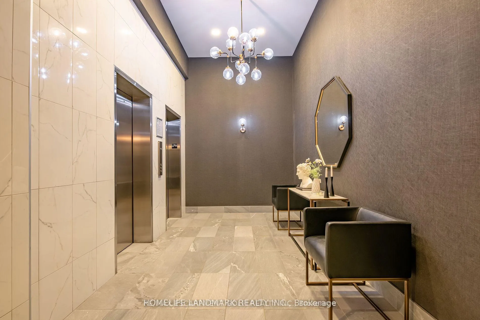 Photo 5 of Unit 709, 112 King Street E, Hamilton, Beasley — HOMEH