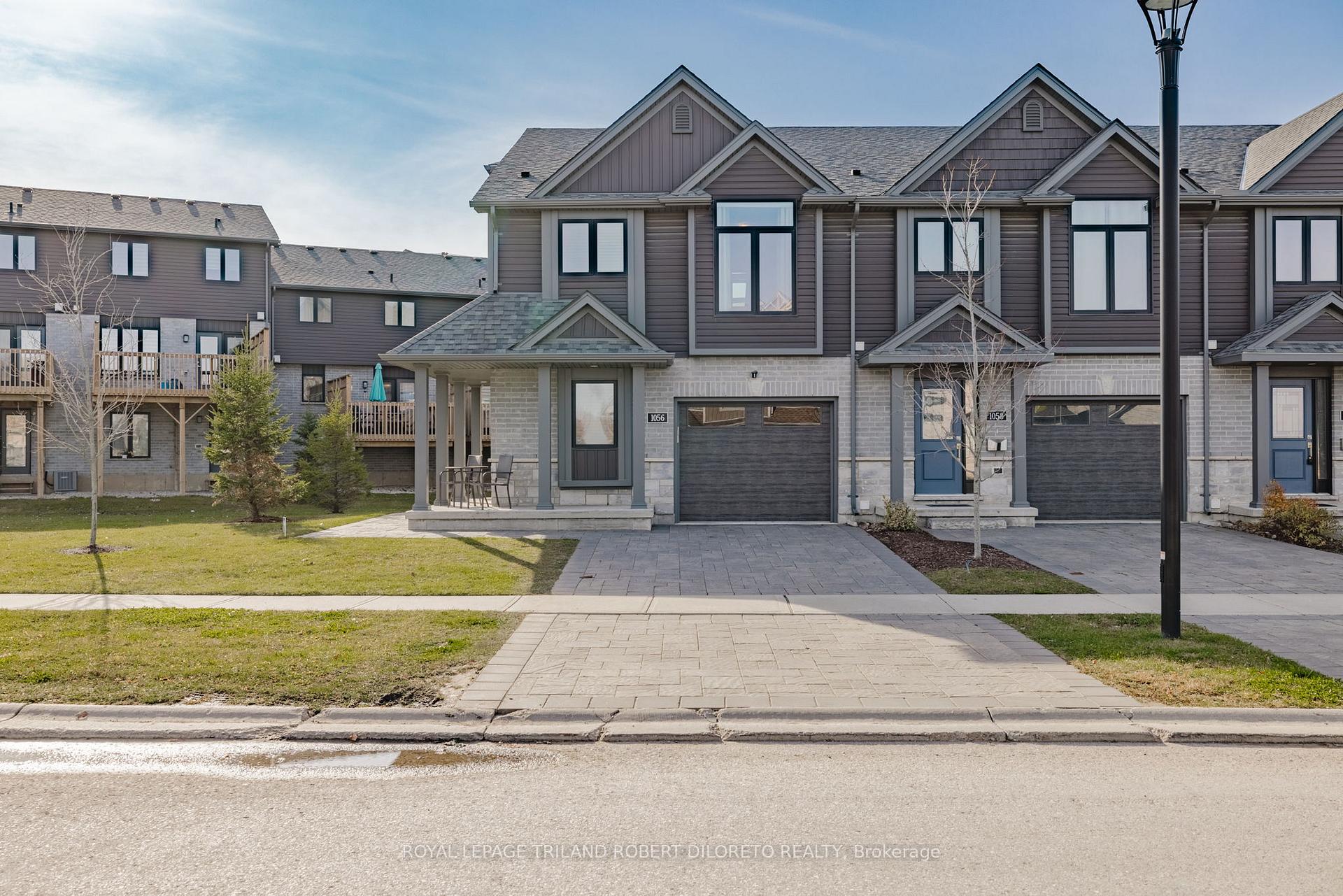 Photo 2 of 1056 Meadowlark Ridge, London, South U — HOMEH