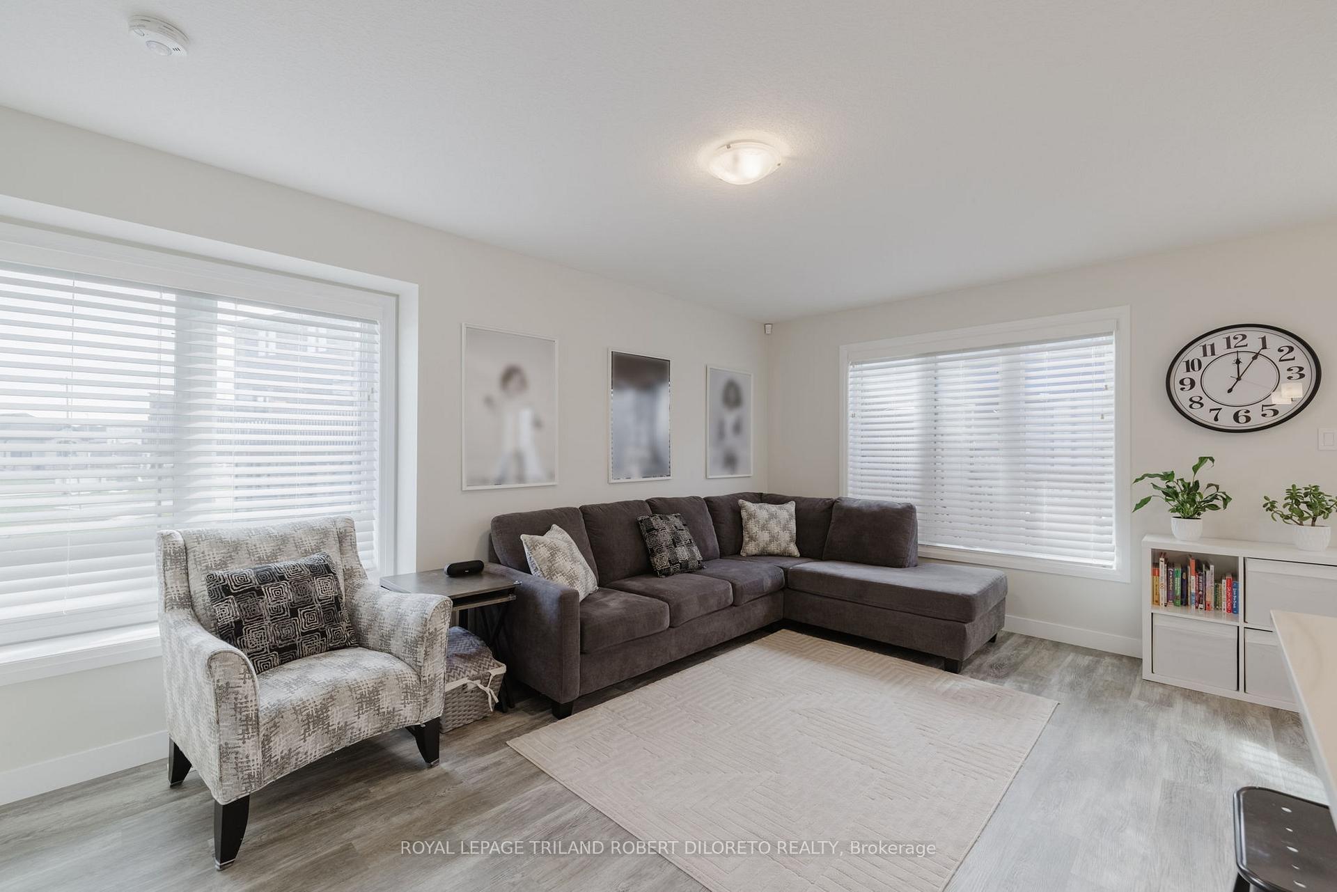 Photo 8 of 1056 Meadowlark Ridge, London, South U — HOMEH