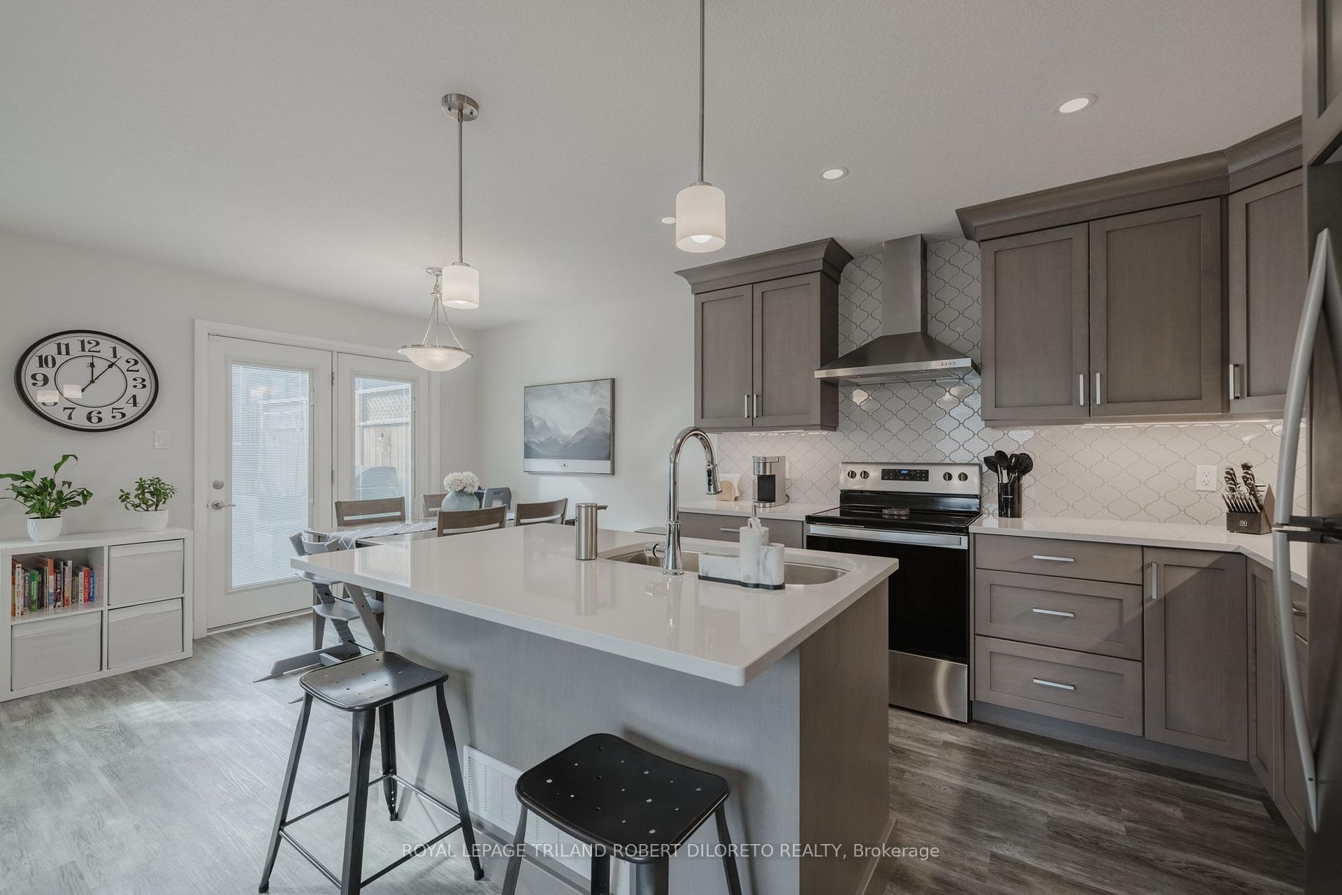 Photo 13 of 1056 Meadowlark Ridge, London, South U — HOMEH