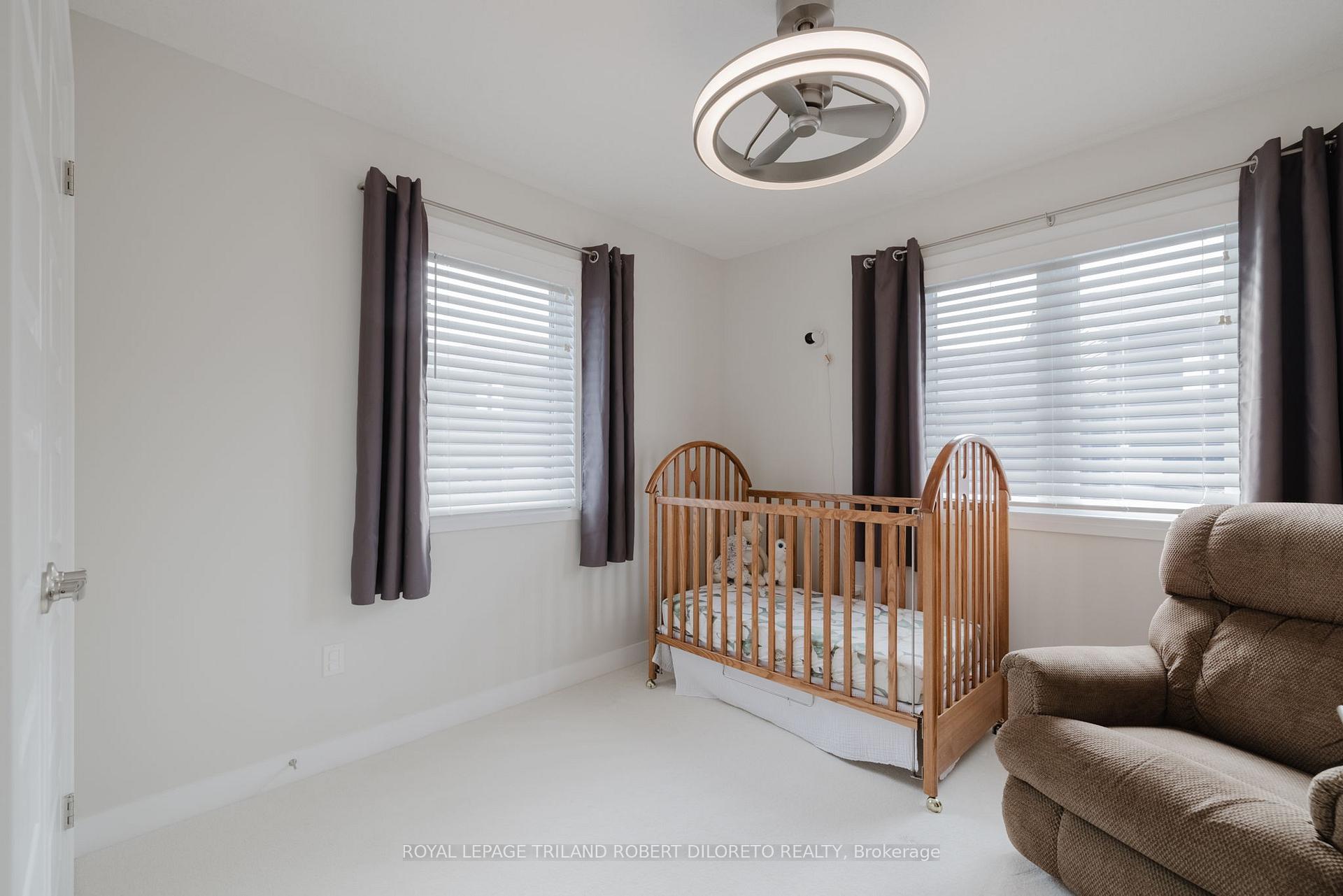 Photo 18 of 1056 Meadowlark Ridge, London, South U — HOMEH