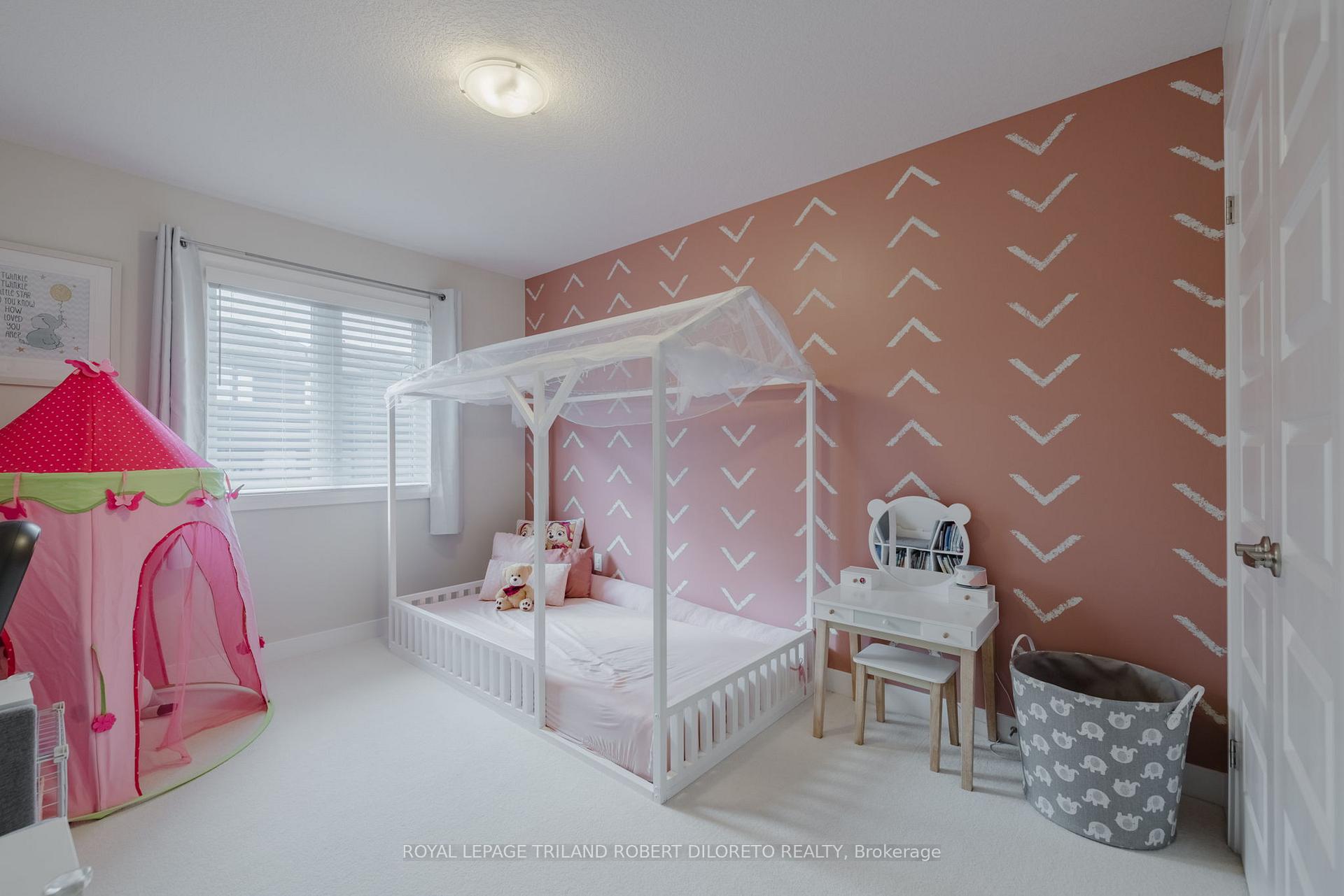 Photo 20 of 1056 Meadowlark Ridge, London, South U — HOMEH