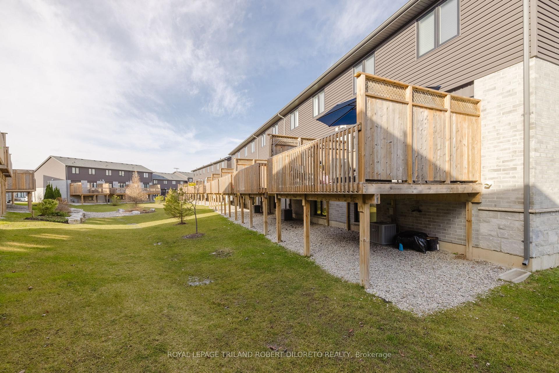 Photo 27 of 1056 Meadowlark Ridge, London, South U — HOMEH