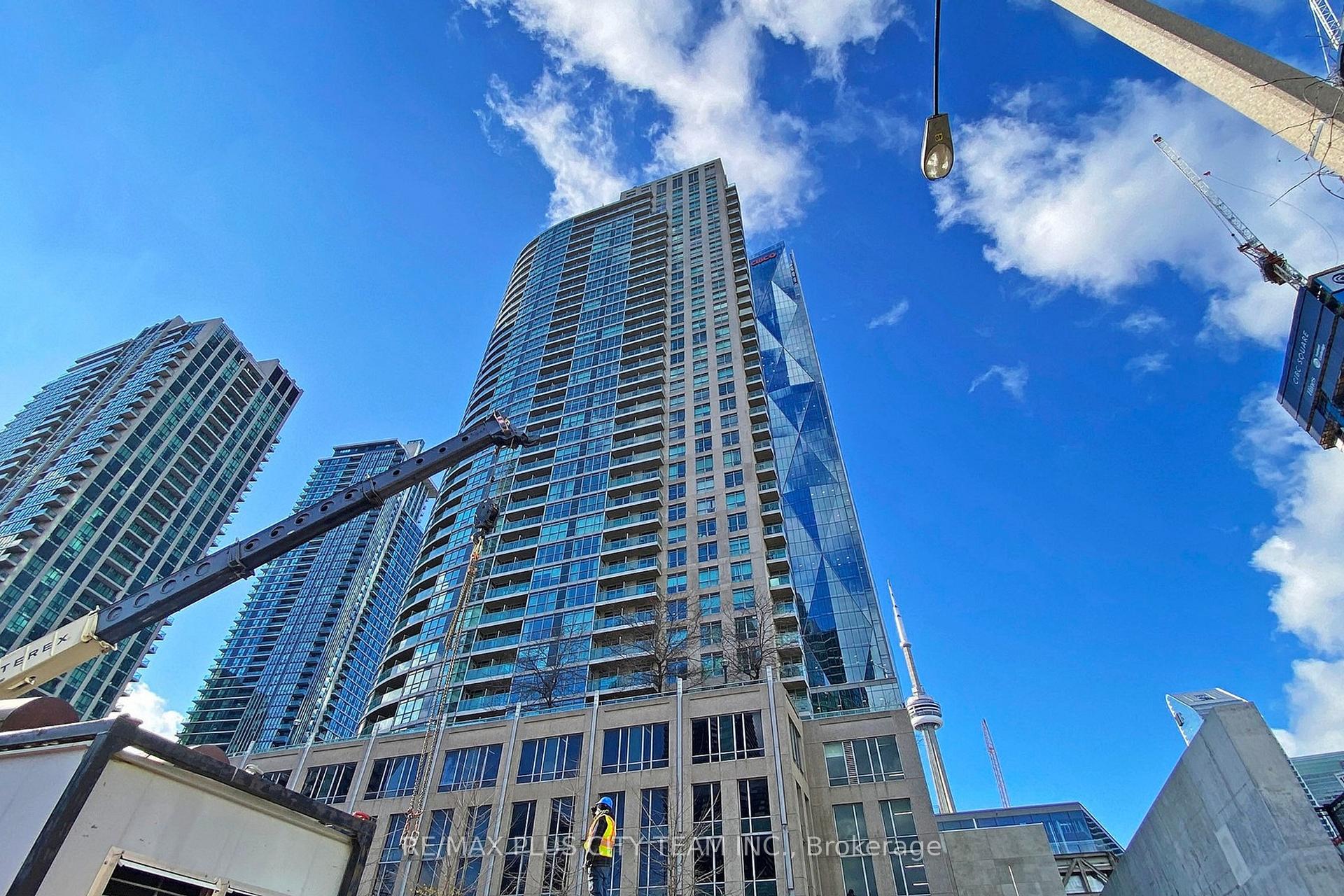 Front of Unit 2507, 18 Yonge Street