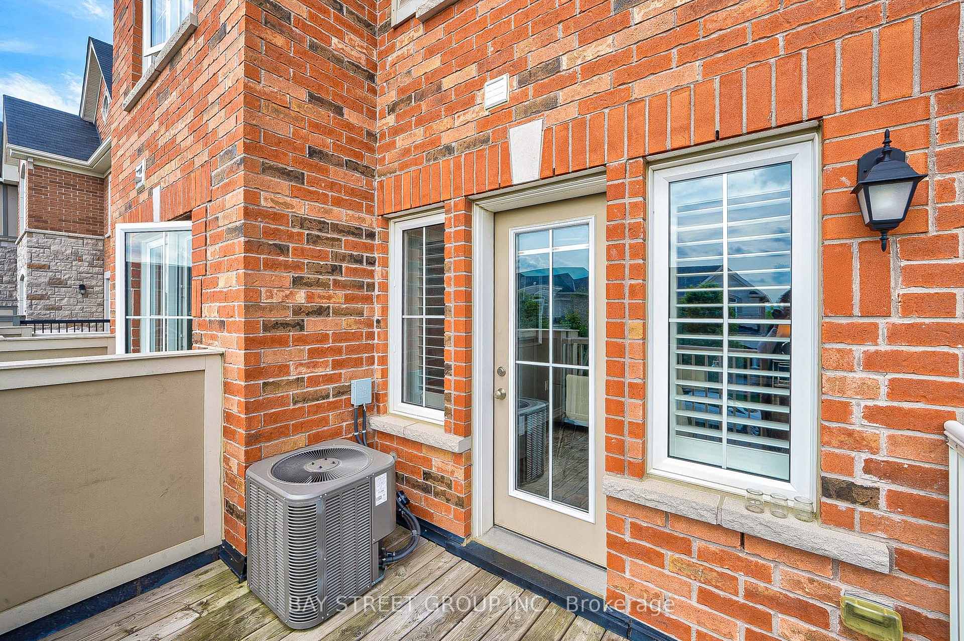 Photo 16 of 85 Payne Crescent, Aurora, Rural Aurora — HOMEH
