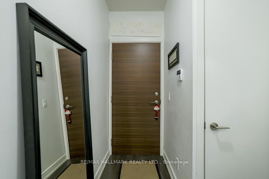 Photo 2 of Unit 214, 35 Brian Peck Crescent, Toronto, Leaside — HOMEH