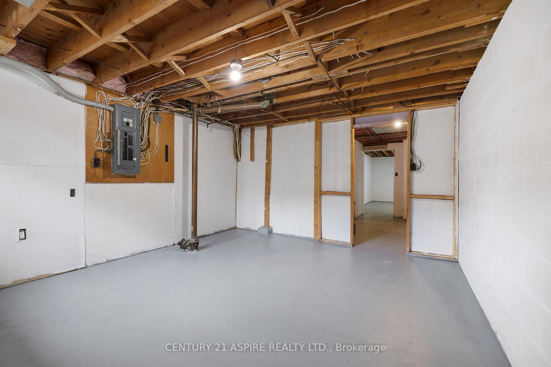 Photo 20 of 75 Frontenac Crescent, Deep River — HOMEH