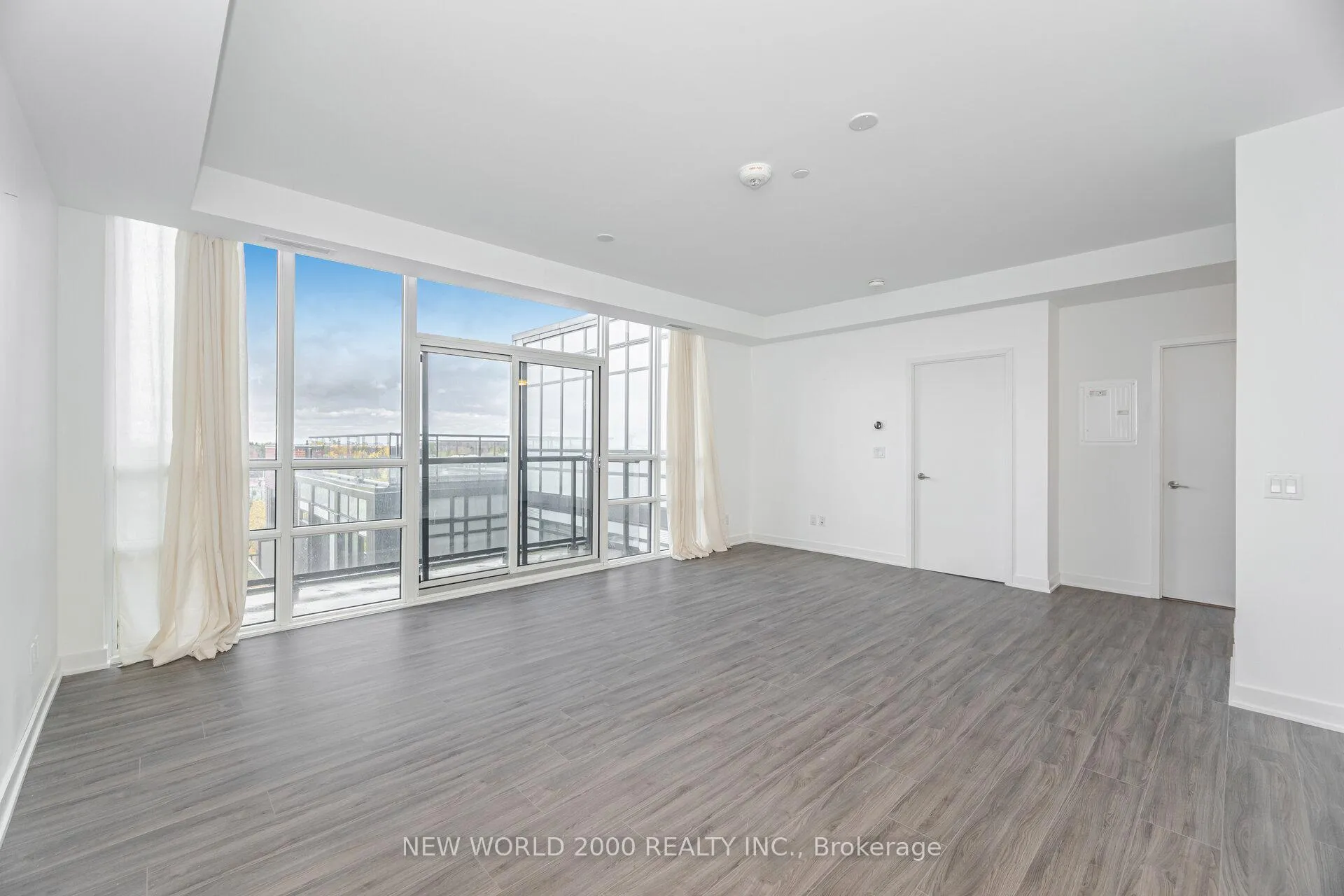 Photo 9 of Unit PH720, 681 Yonge Street, Barrie, Painswick South — HOMEH