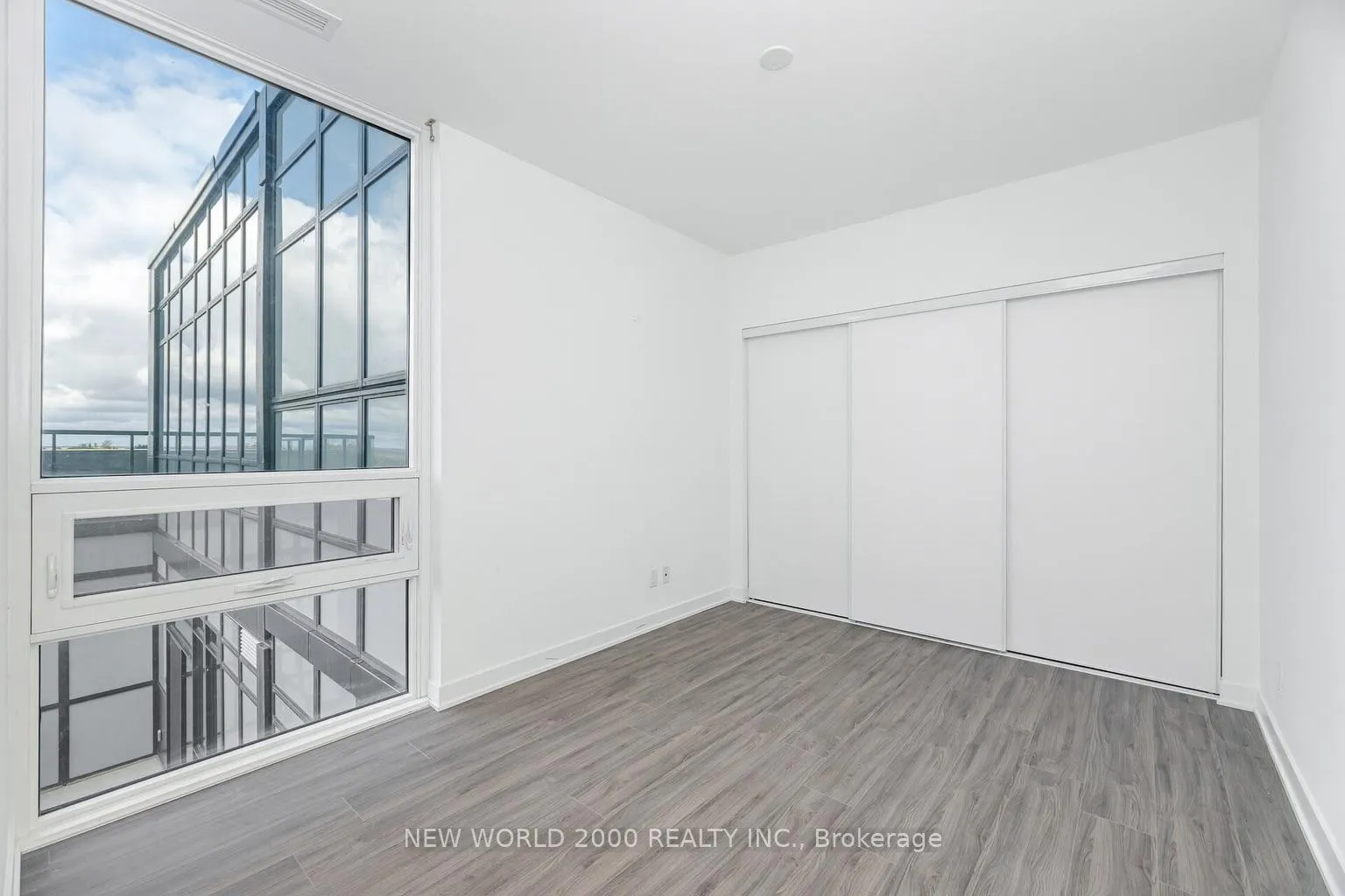 Photo 10 of Unit PH720, 681 Yonge Street, Barrie, Painswick South — HOMEH