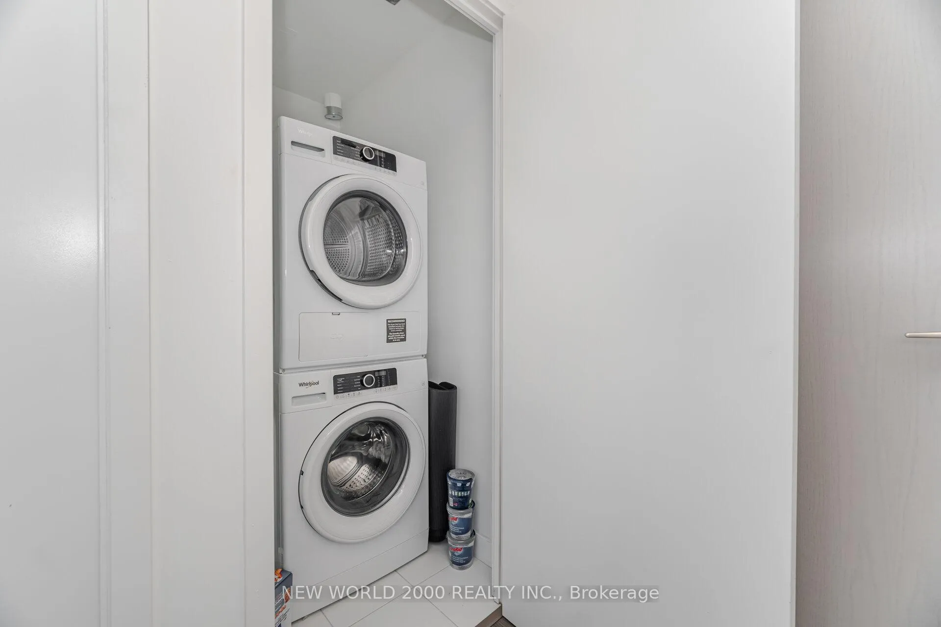 Photo 13 of Unit PH720, 681 Yonge Street, Barrie, Painswick South — HOMEH