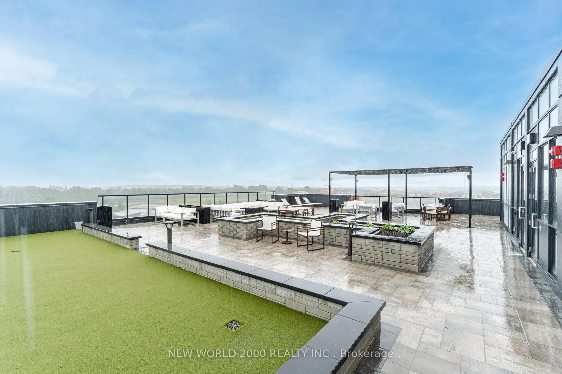 Photo 17 of Unit PH720, 681 Yonge Street, Barrie, Painswick South — HOMEH