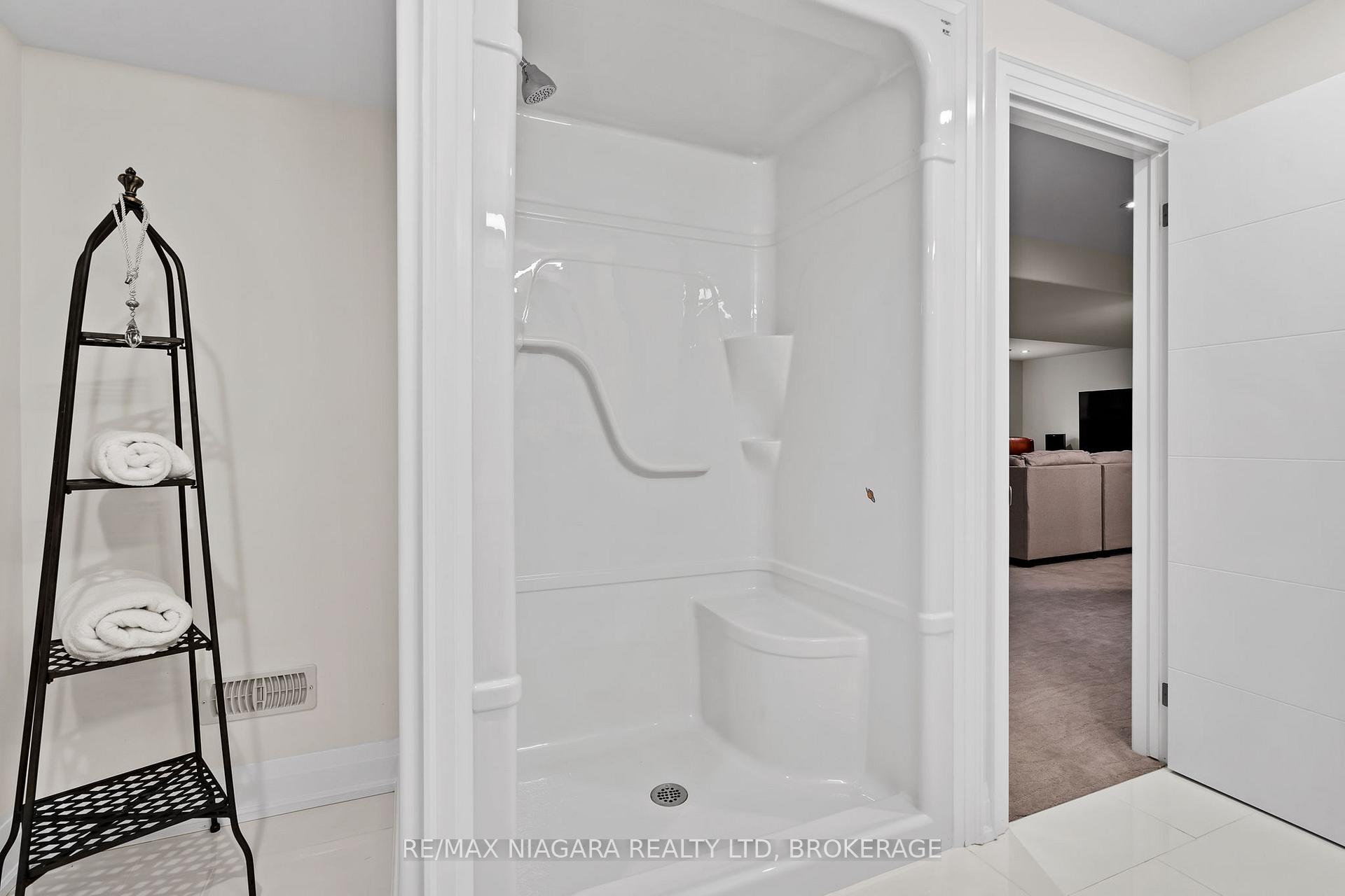 Photo 32 of Unit 75, 154 Port Robinson Road, Pelham, Fonthill — HOMEH