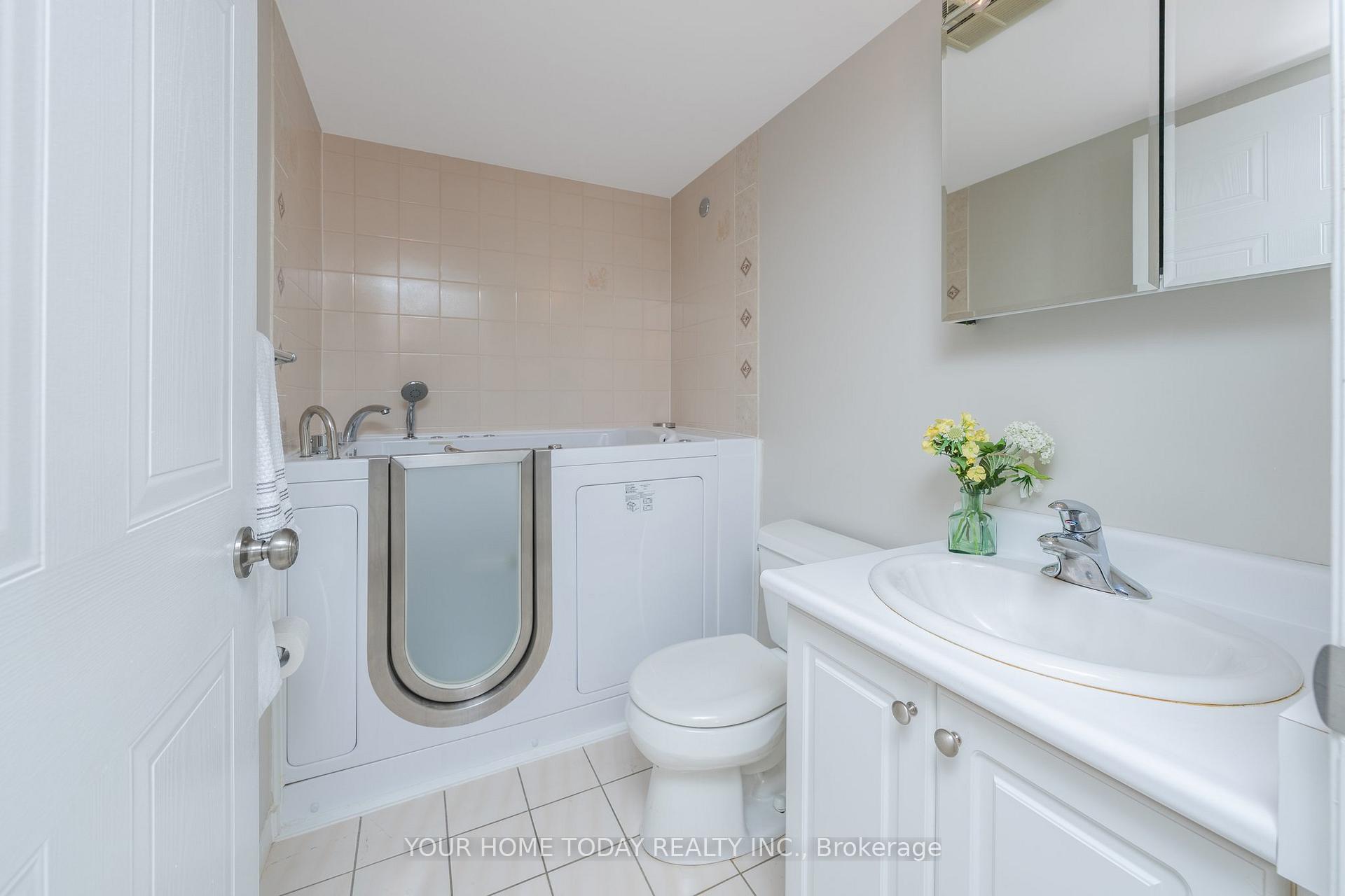 Photo 8 of Unit 506, 20 McFarlane Drive, Halton Hills, Georgetown — HOMEH
