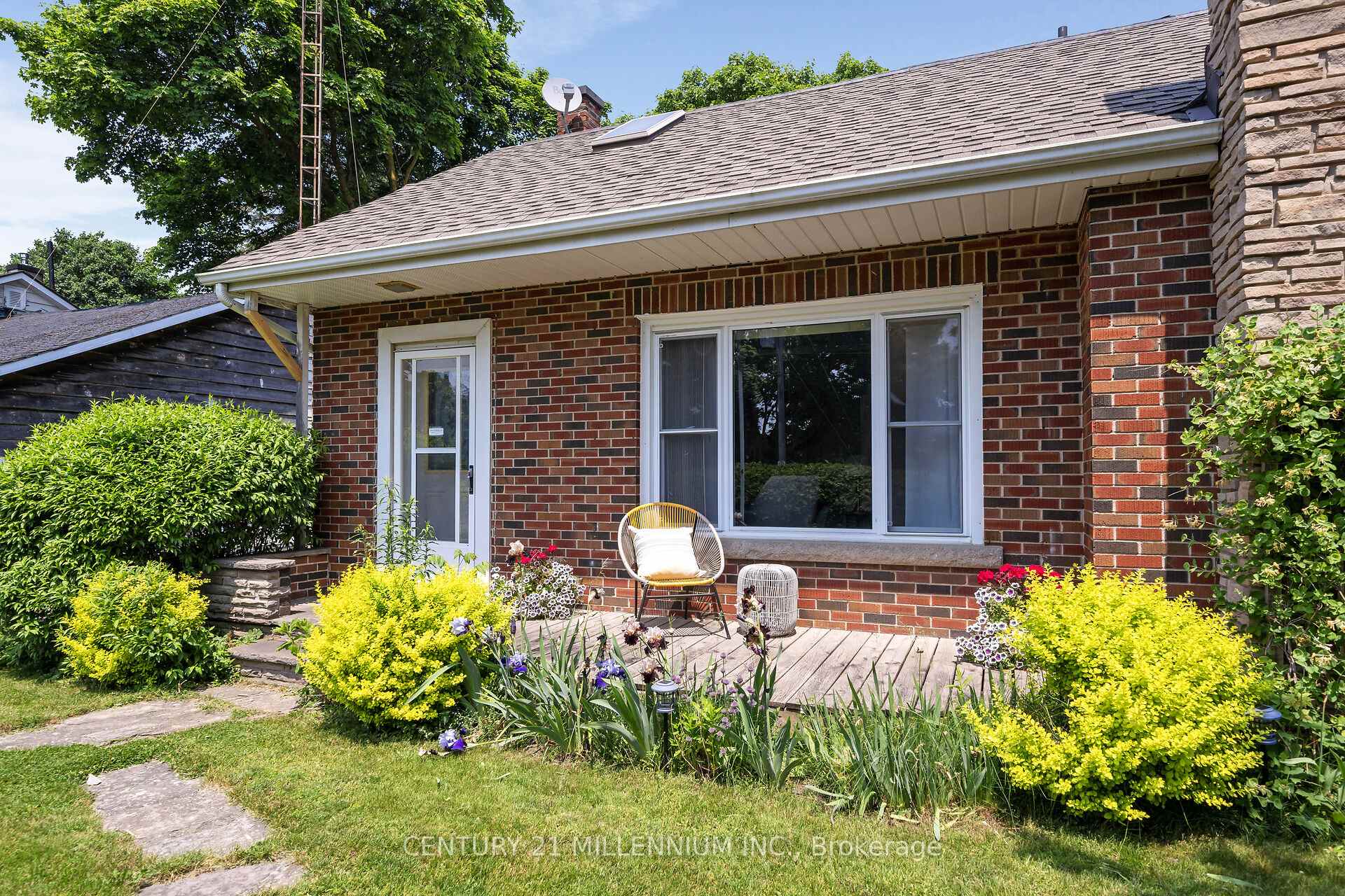 Photo 2 of 175 Daniel Street, Erin — HOMEH