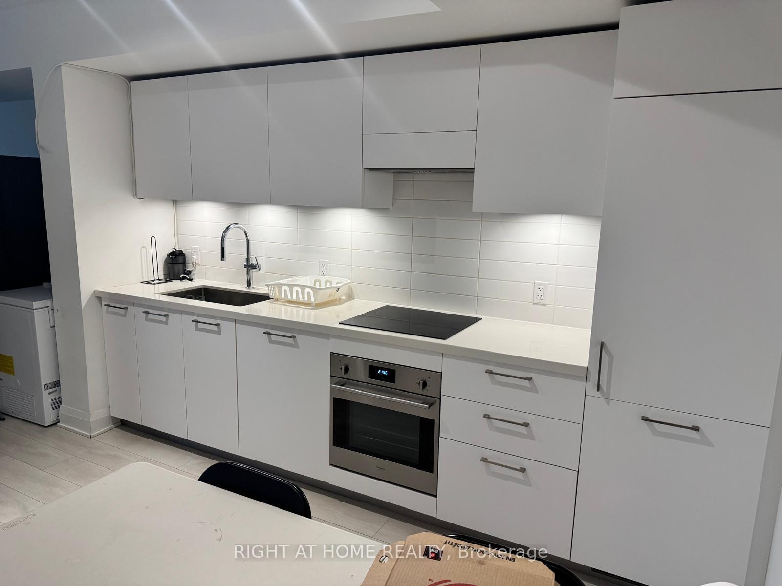 Photo 4 of Unit 426, 33 Frederick Todd Way, Toronto, Thorncliffe Park — HOMEH