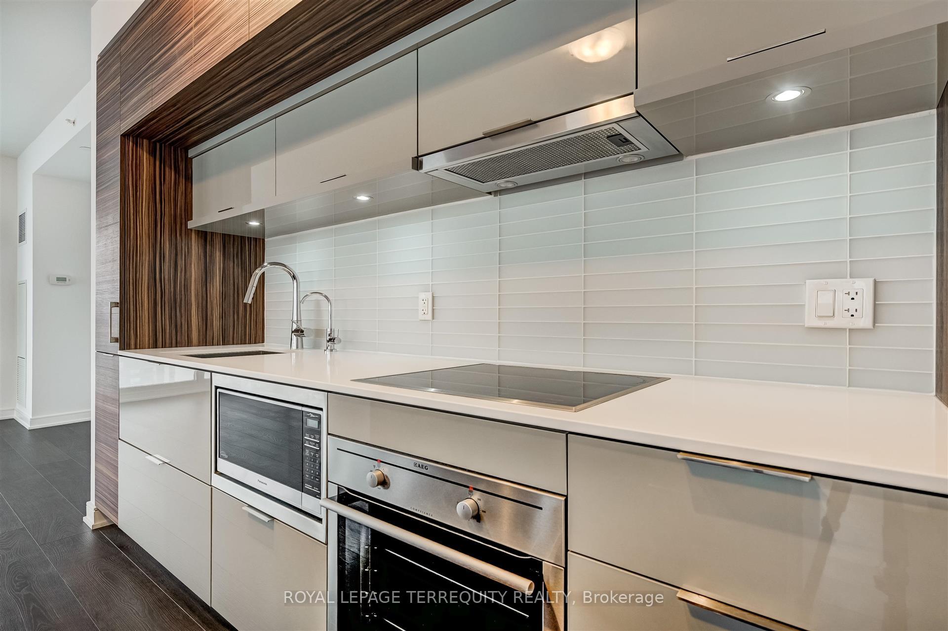 Photo 4 of Unit 2607, 88 Scott Street, Toronto, Church-Yonge Corridor — HOMEH