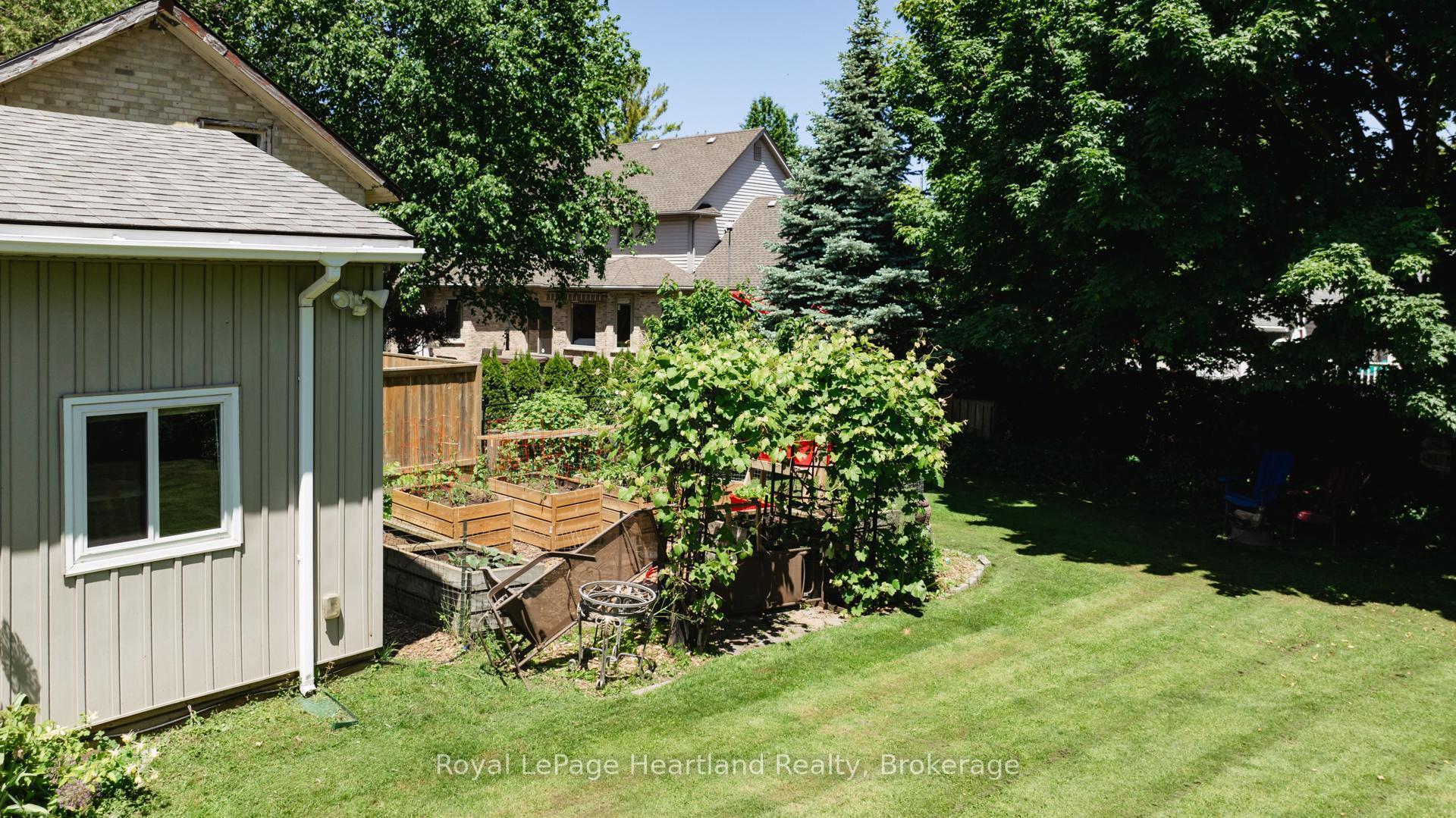 Photo 4 of 71 Rattenbury Street E, Central Huron, Clinton — HOMEH