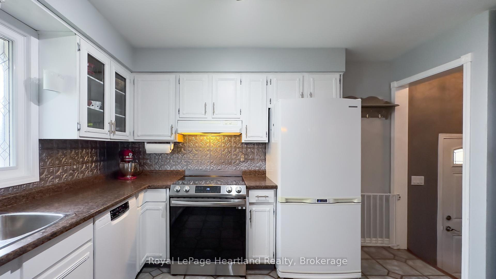 Photo 26 of 71 Rattenbury Street E, Central Huron, Clinton — HOMEH