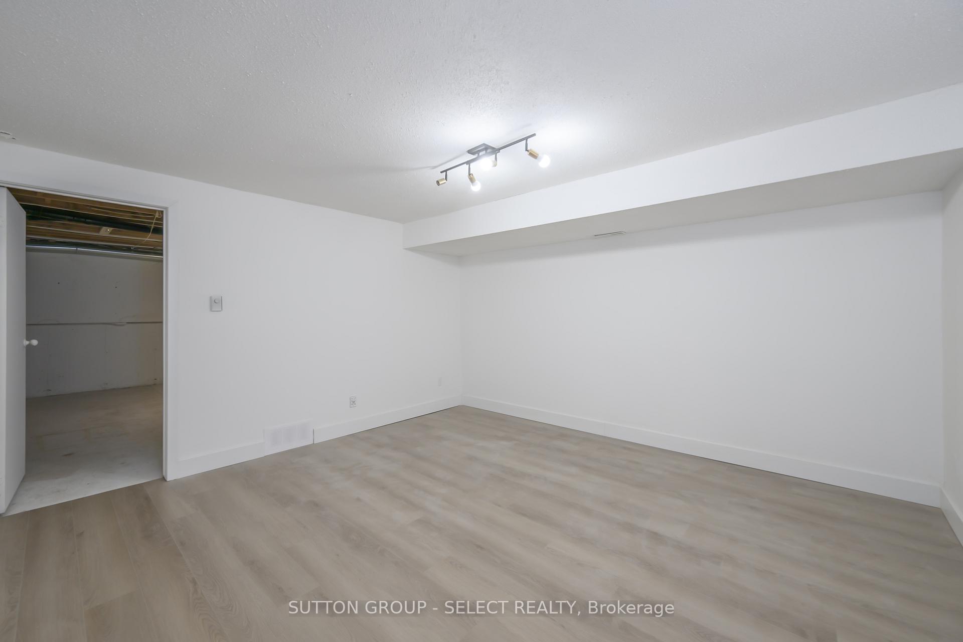 Photo 23 of Unit 6, 75 Gatewood Place, London, East A — HOMEH