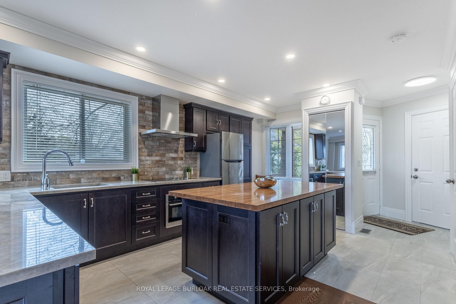 Photo 10 of Unit 3, 146 Plains Road E, Burlington, LaSalle — HOMEH