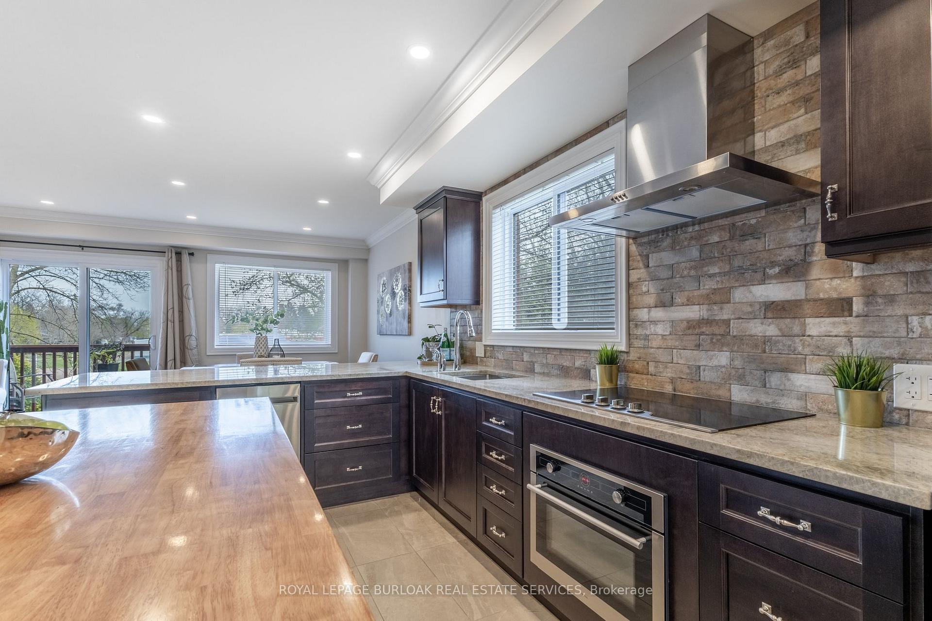 Photo 11 of Unit 3, 146 Plains Road E, Burlington, LaSalle — HOMEH
