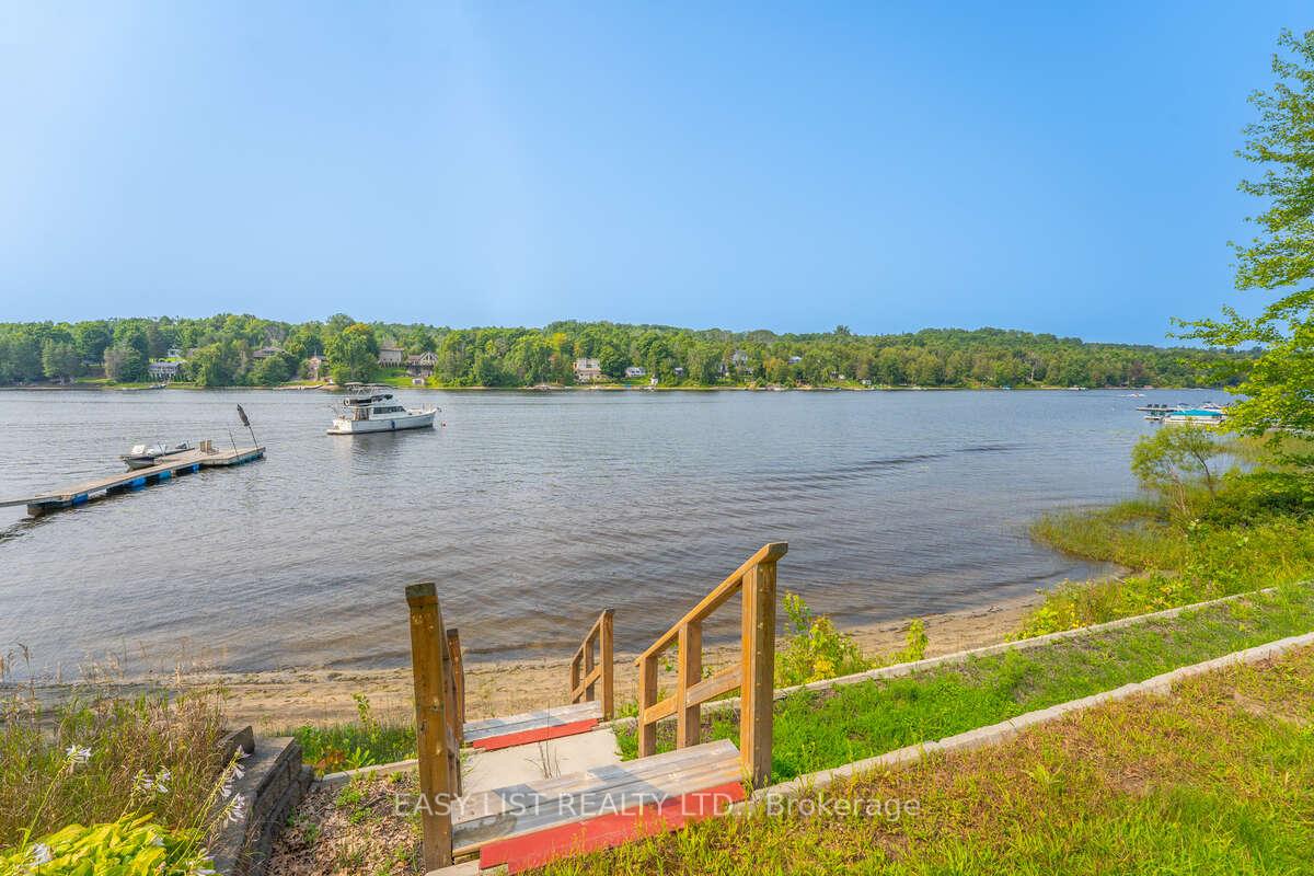 Photo 6 of 1108 Bayview Drive, Ottawa, Constance Bay — HOMEH
