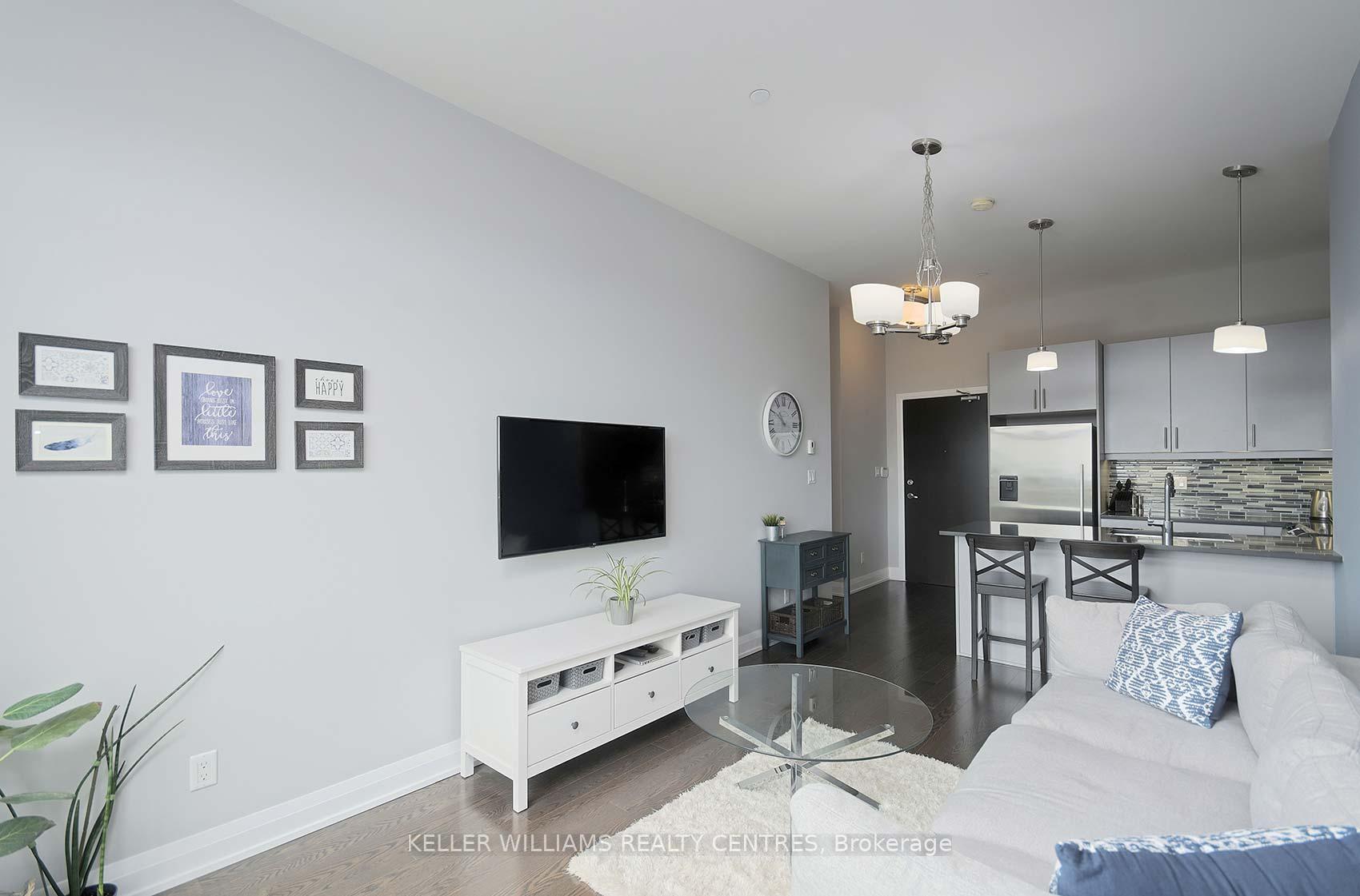 Photo 6 of Unit 702A, 15277 Yonge Street, Aurora, Aurora Village — HOMEH