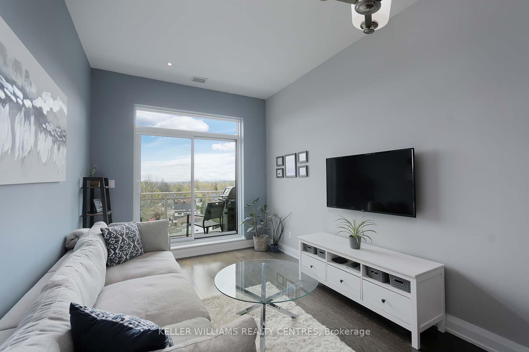 Photo 8 of Unit 702A, 15277 Yonge Street, Aurora, Aurora Village — HOMEH