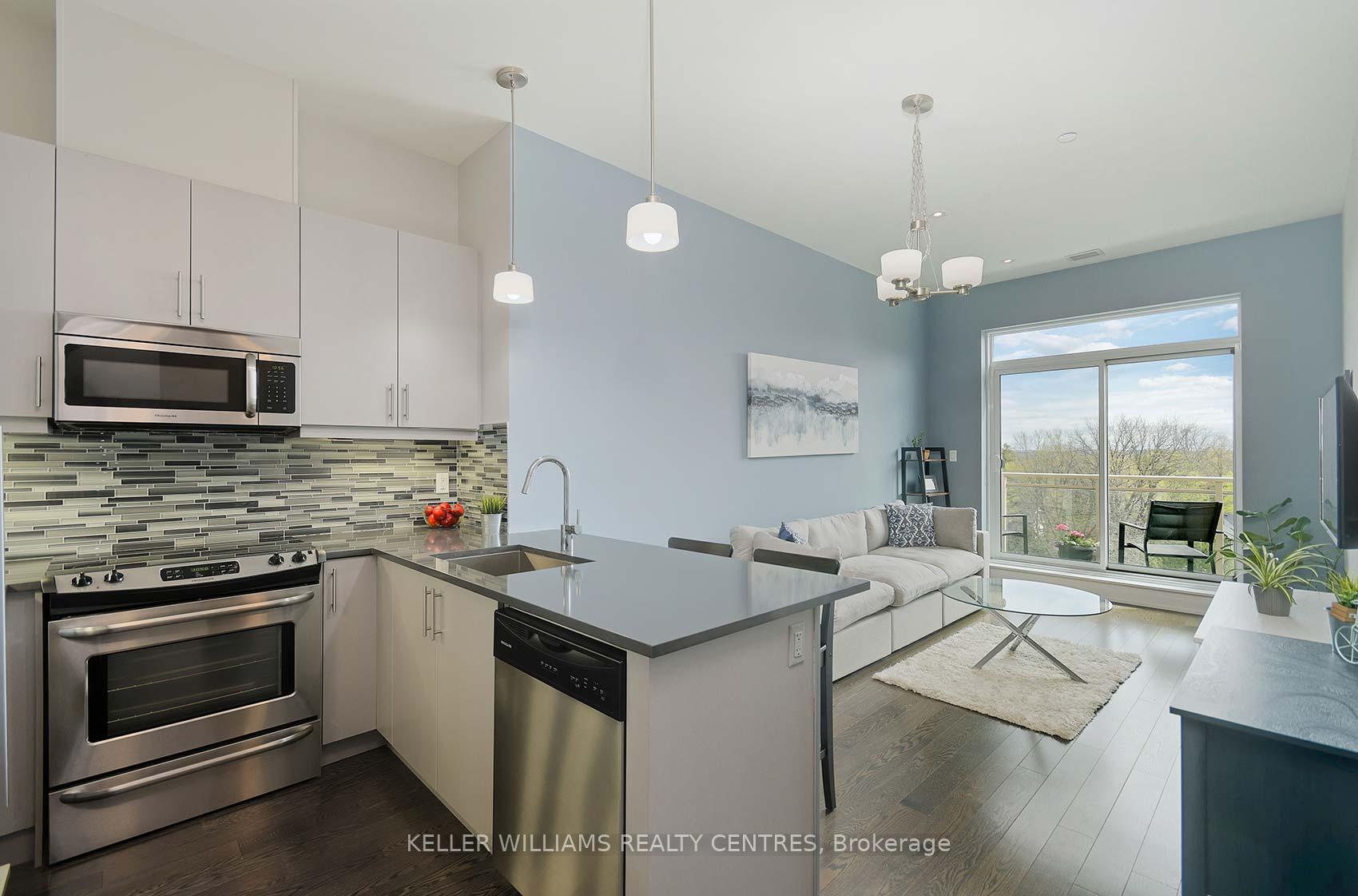 Photo 12 of Unit 702A, 15277 Yonge Street, Aurora, Aurora Village — HOMEH